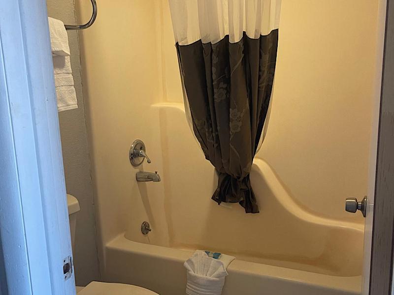 Days Inn by Wyndham Branson Ozarks photo 11
