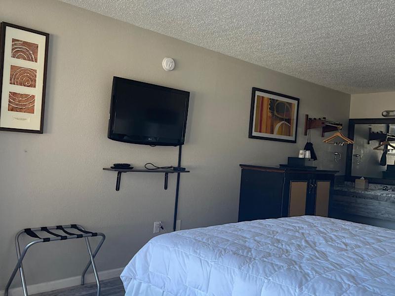 Days Inn by Wyndham Branson Ozarks photo 13