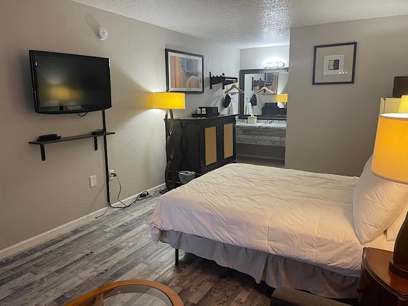 Days Inn by Wyndham Branson Ozarks photo 8