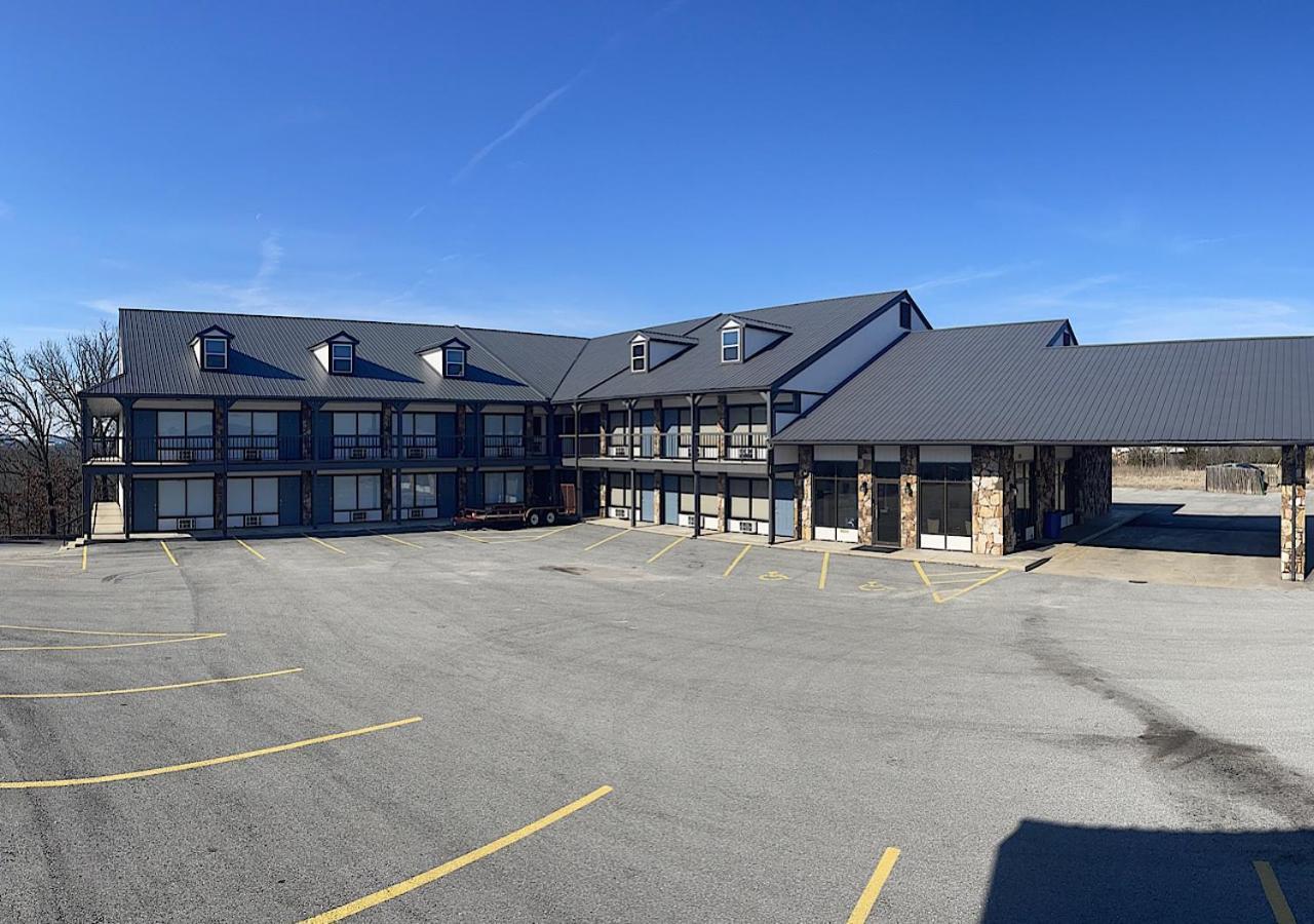Days Inn by Wyndham Branson Ozarks photo 40