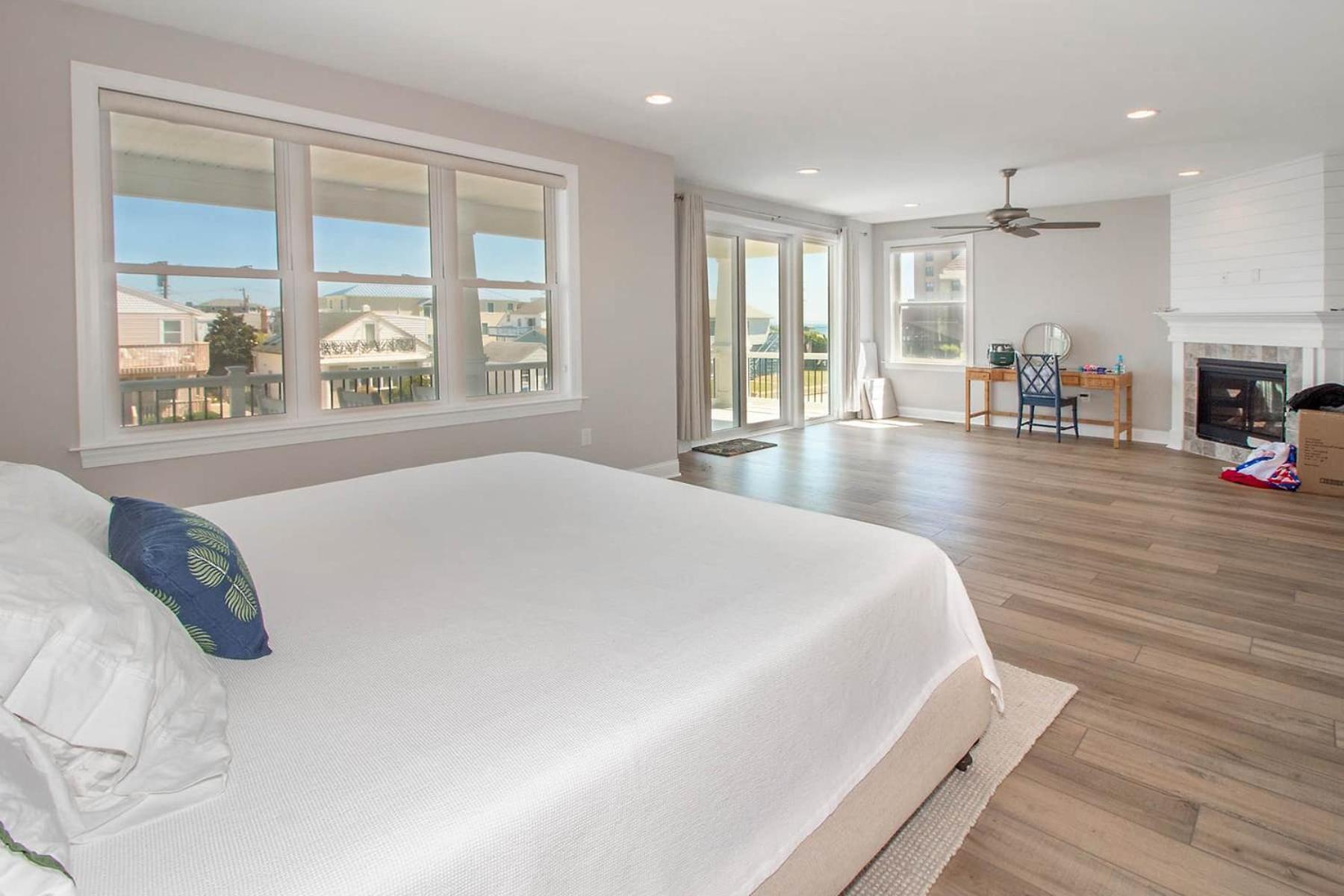 Ocean Views Steps from the Beach and Laguna Bar & Grill photo 14
