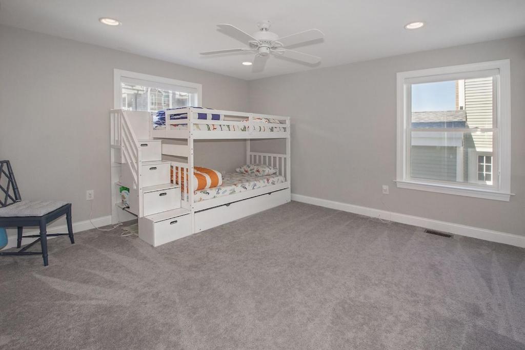 Ocean Views Steps from the Beach and Laguna Bar & Grill photo 17