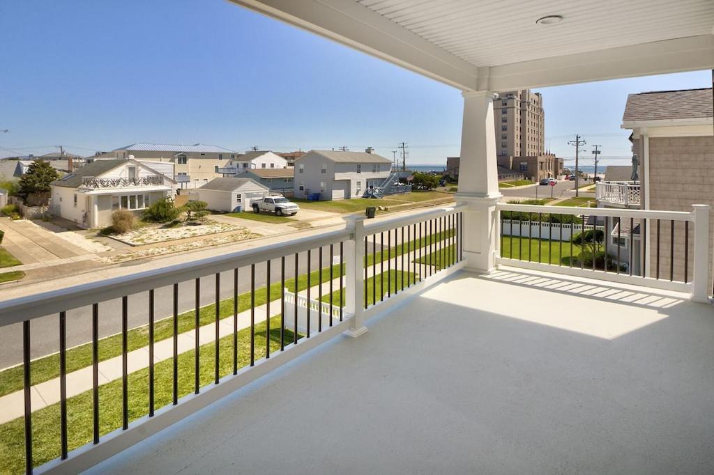 Ocean Views Steps from the Beach and Laguna Bar & Grill photo 28