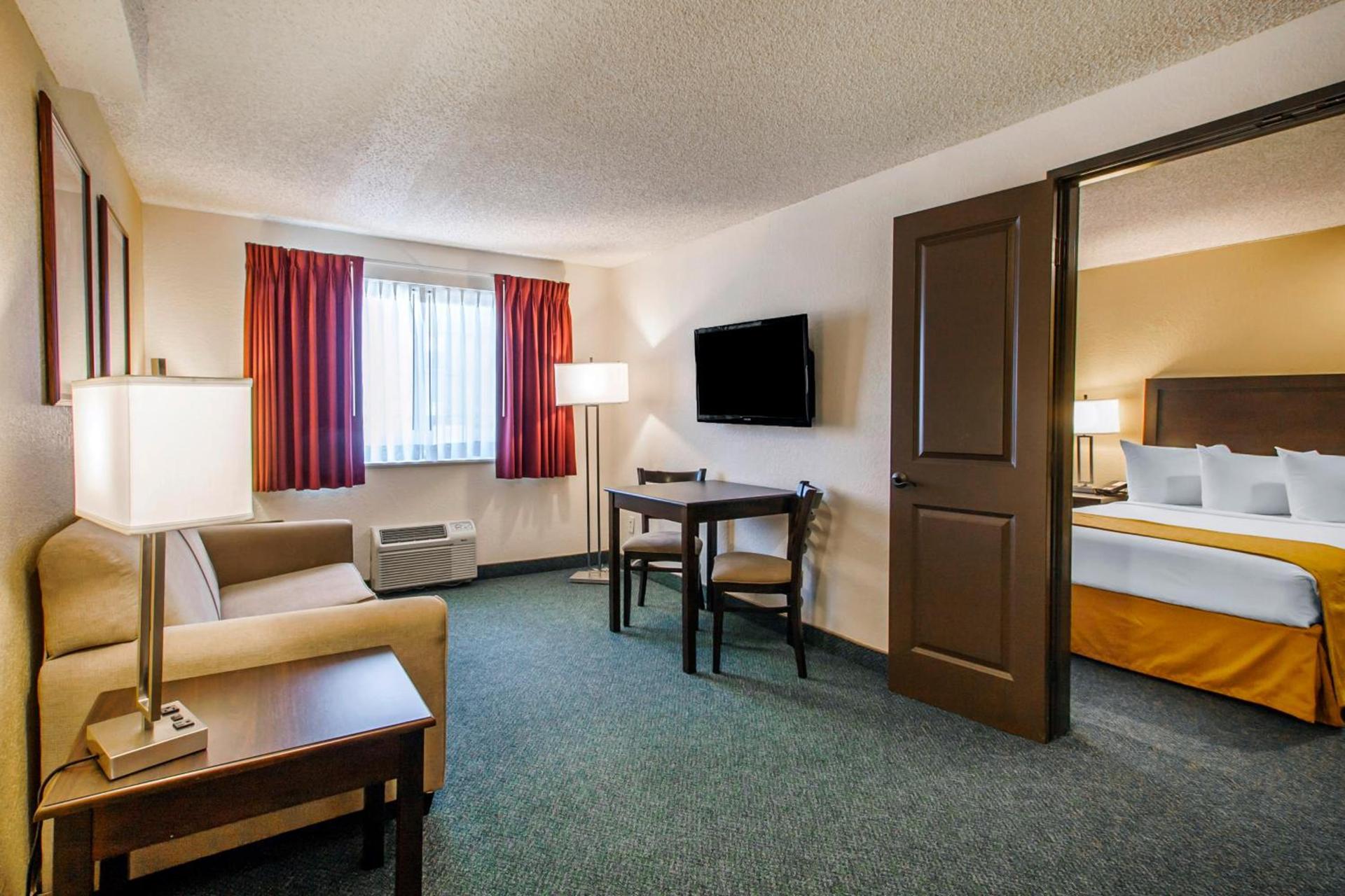 Quality Inn & Suites Springfield - Eugene North photo 35