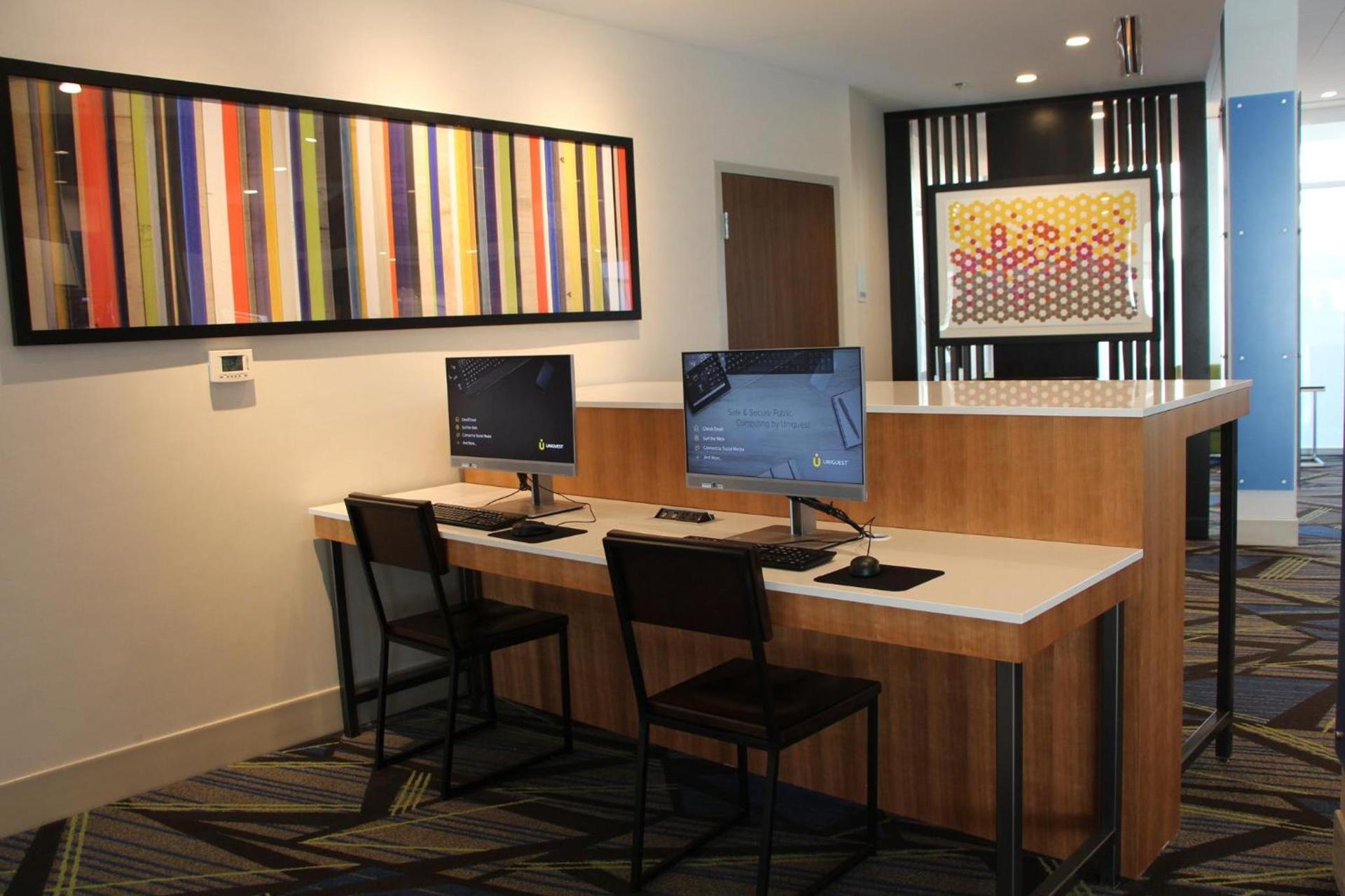 Holiday Inn Express & Suites - Phoenix - Airport North by IHG photo 25