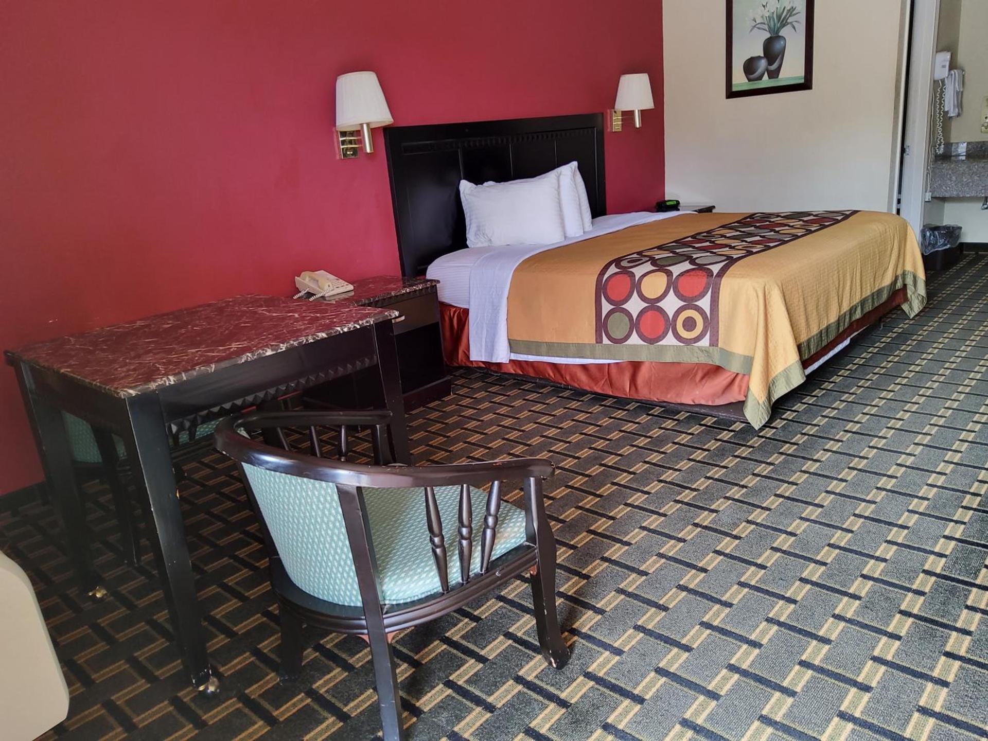 Budget Inn photo 8
