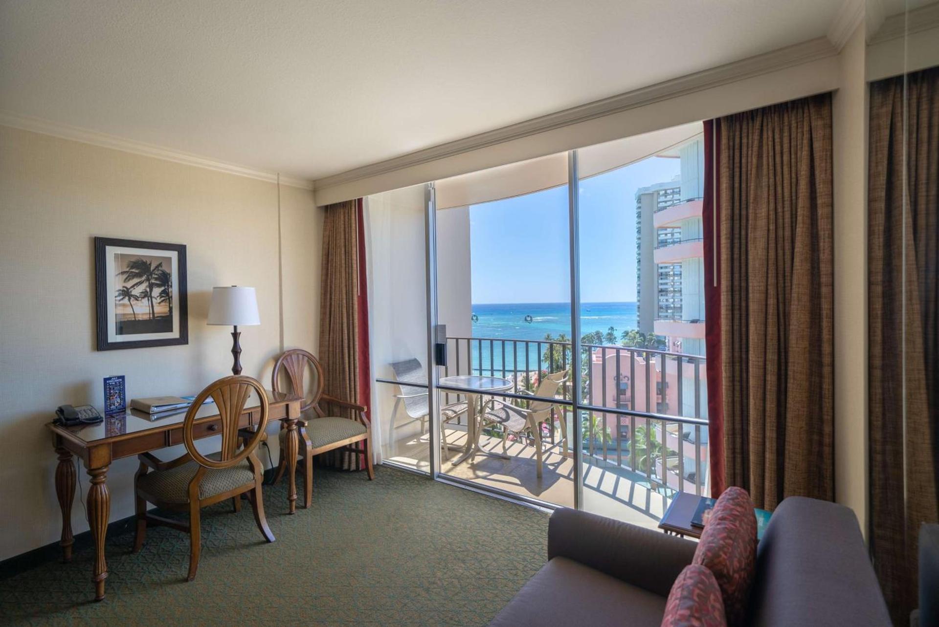 OUTRIGGER Waikiki Beach Resort photo 11