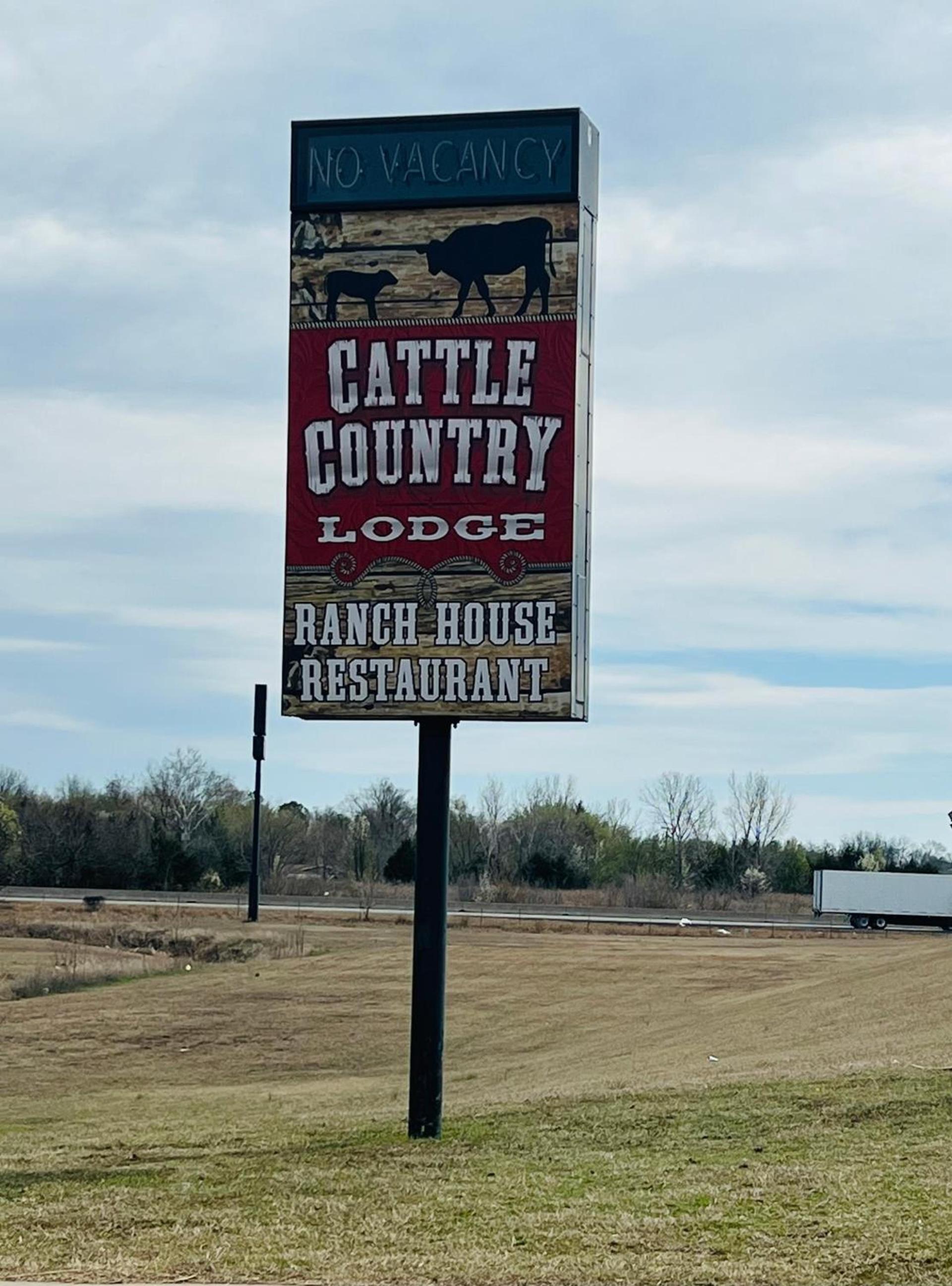 Cattle country lodge photo 2