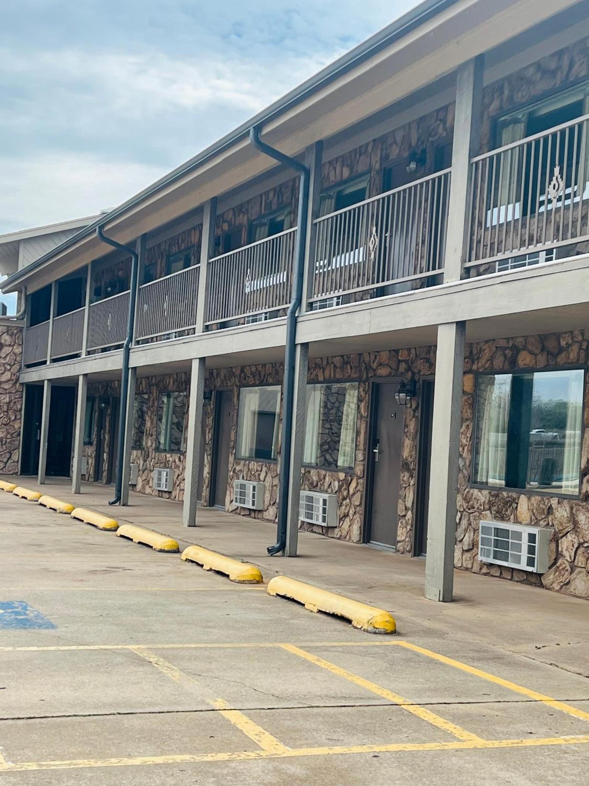 Cattle country lodge photo 15