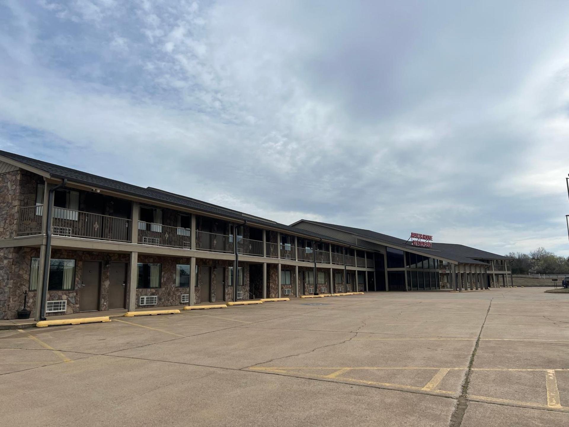 Cattle country lodge photo 16