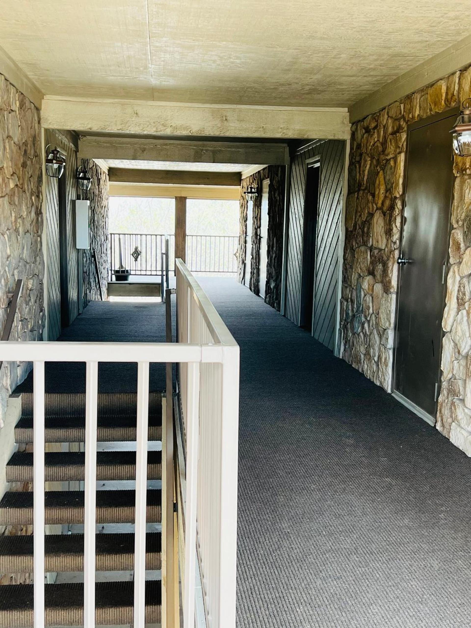 Cattle country lodge photo 21