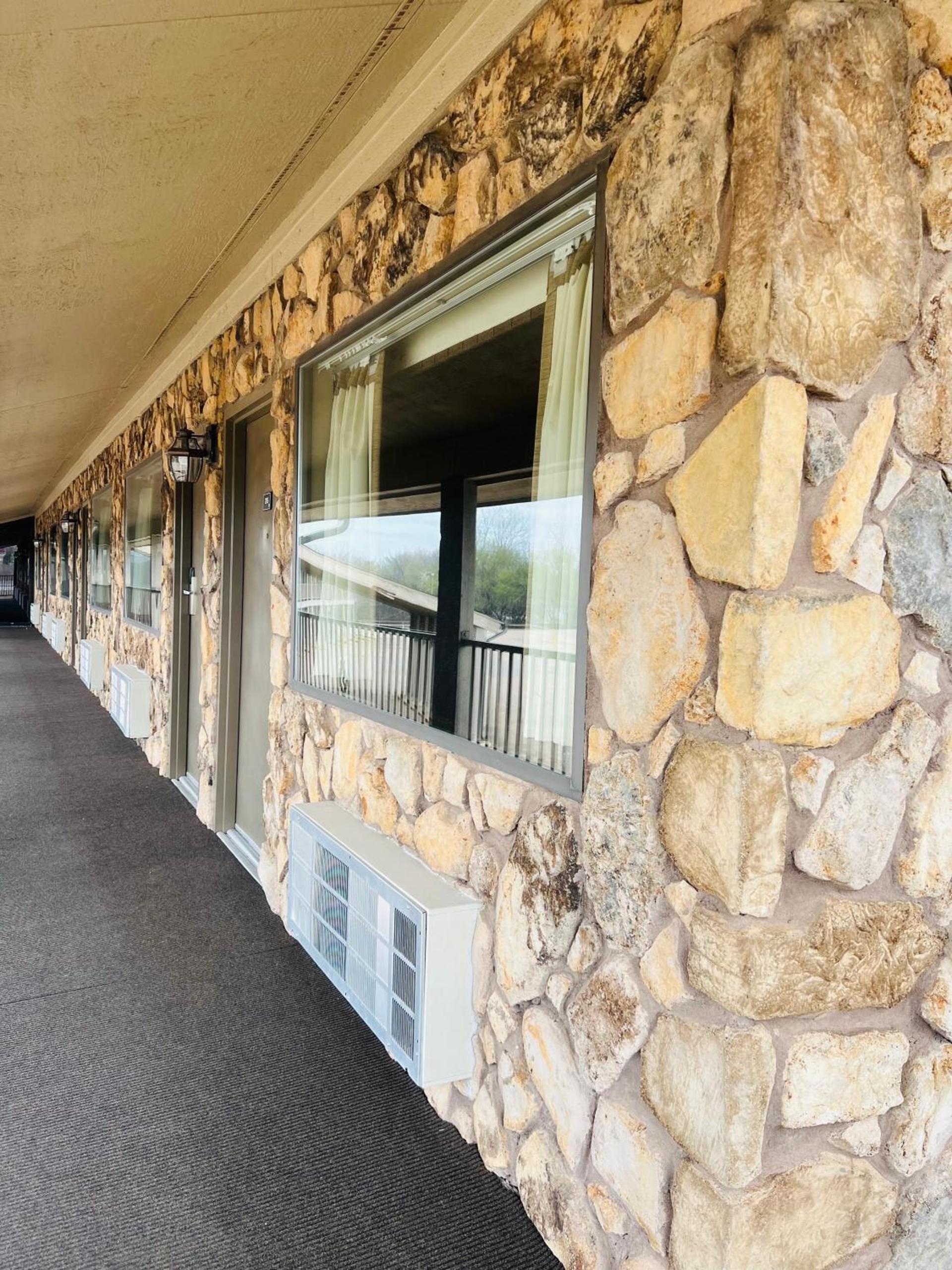 Cattle country lodge photo 23