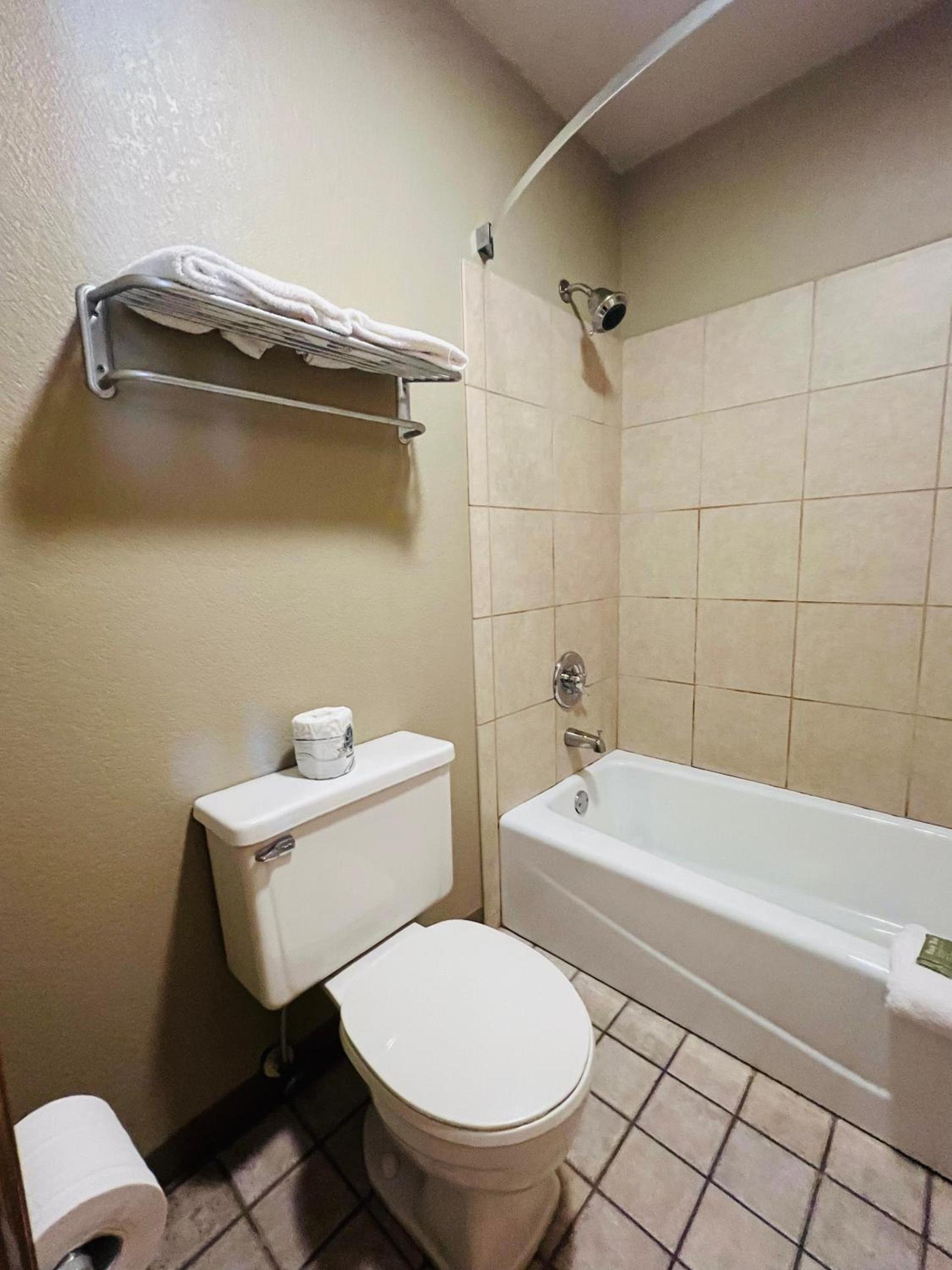 Cattle country lodge photo 27