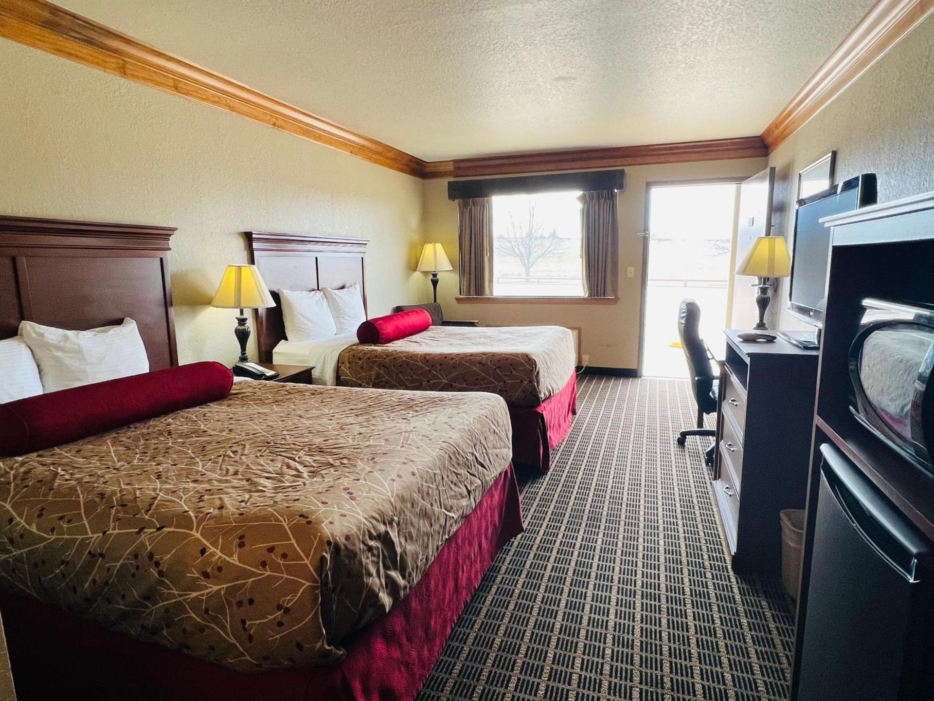 Cattle country lodge photo 30