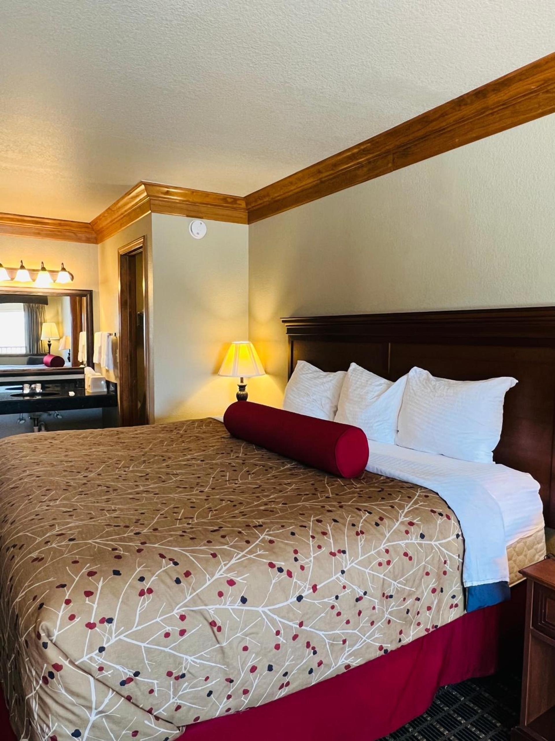 Cattle country lodge photo 33
