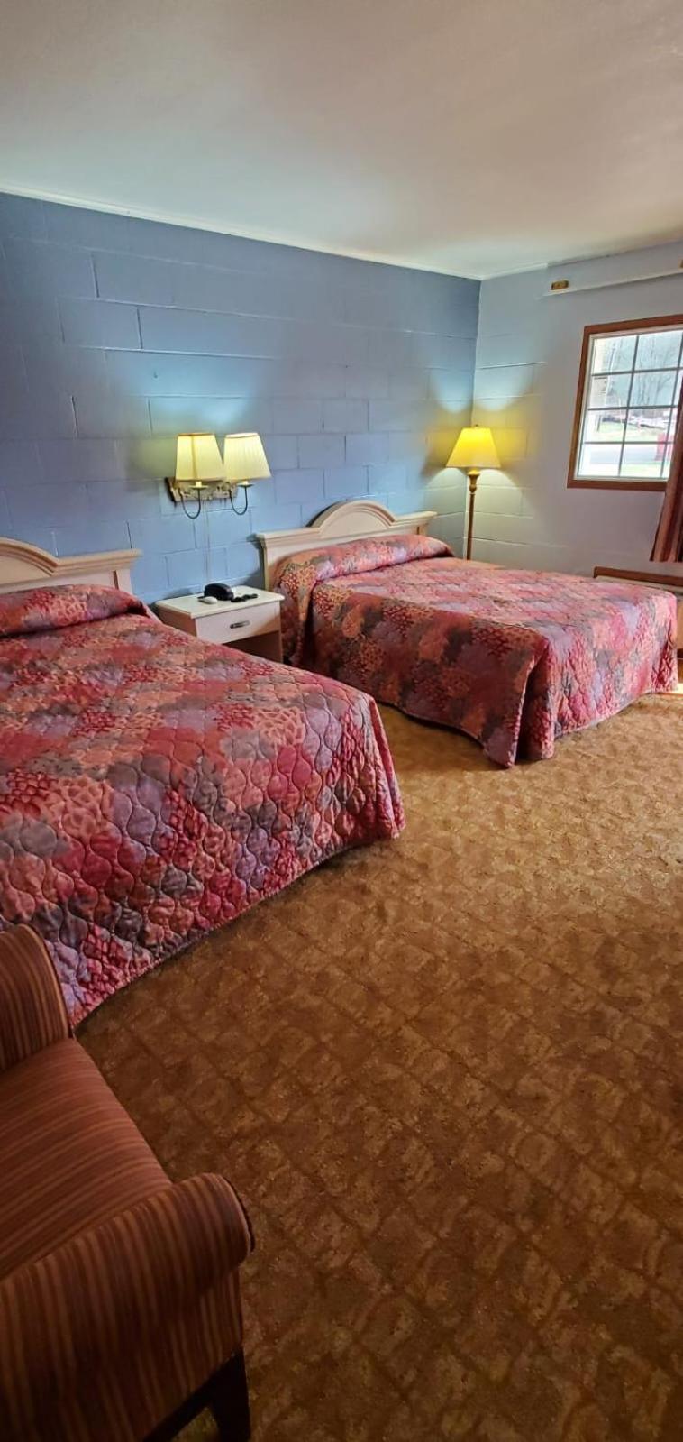 Deluxe Inn Jasper photo 5