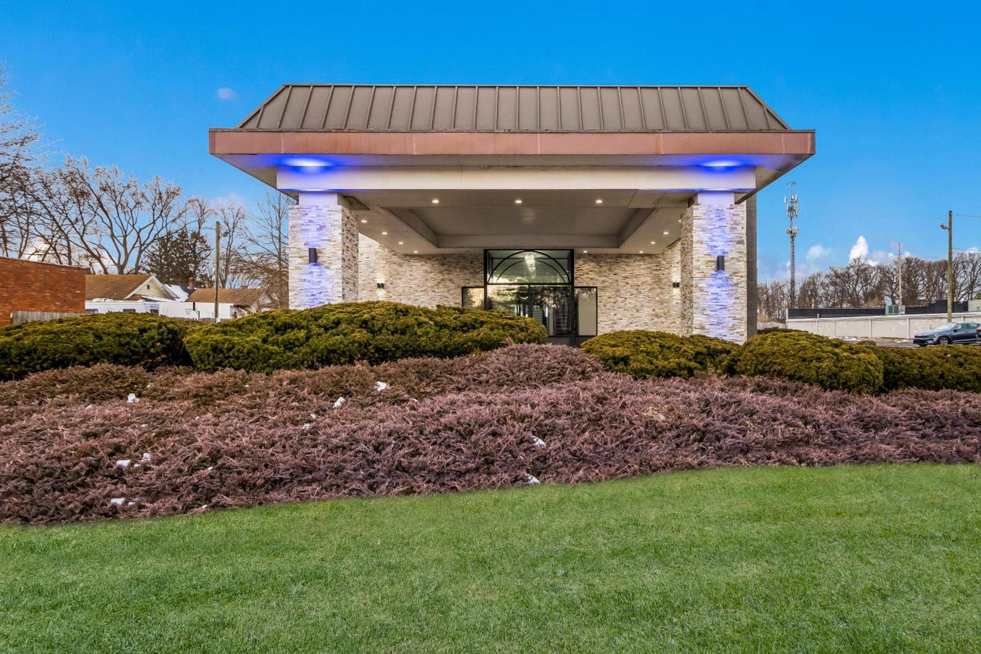Quality Inn South Bend near Notre Dame photo 73