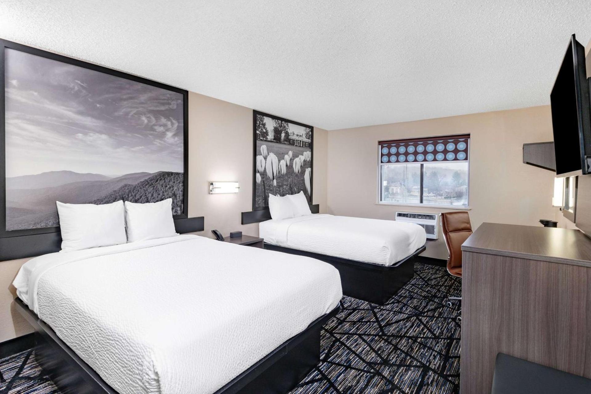 Super 8 by Wyndham Charlottesville photo 8