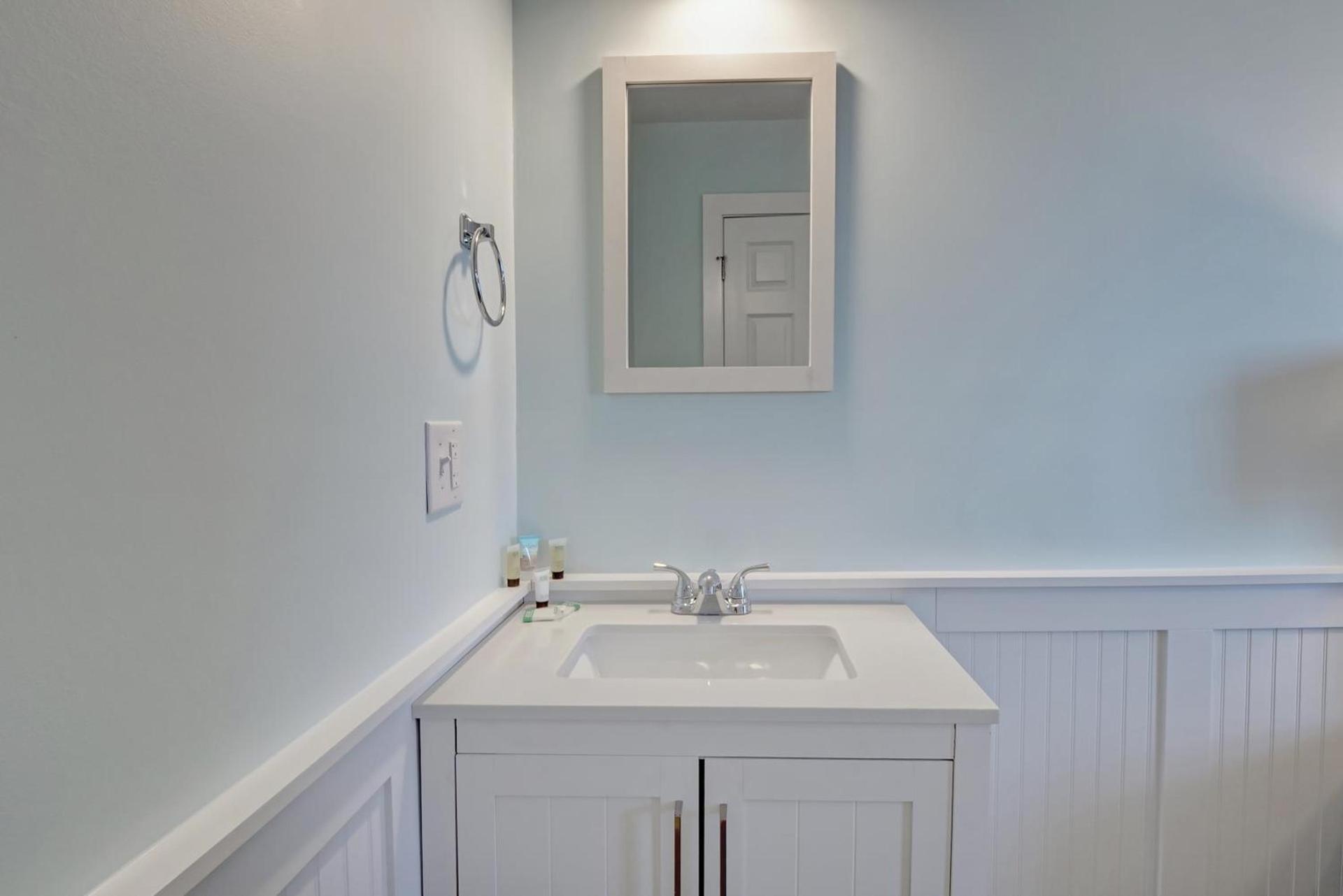 Loggerhead Inn and Suites photo 83