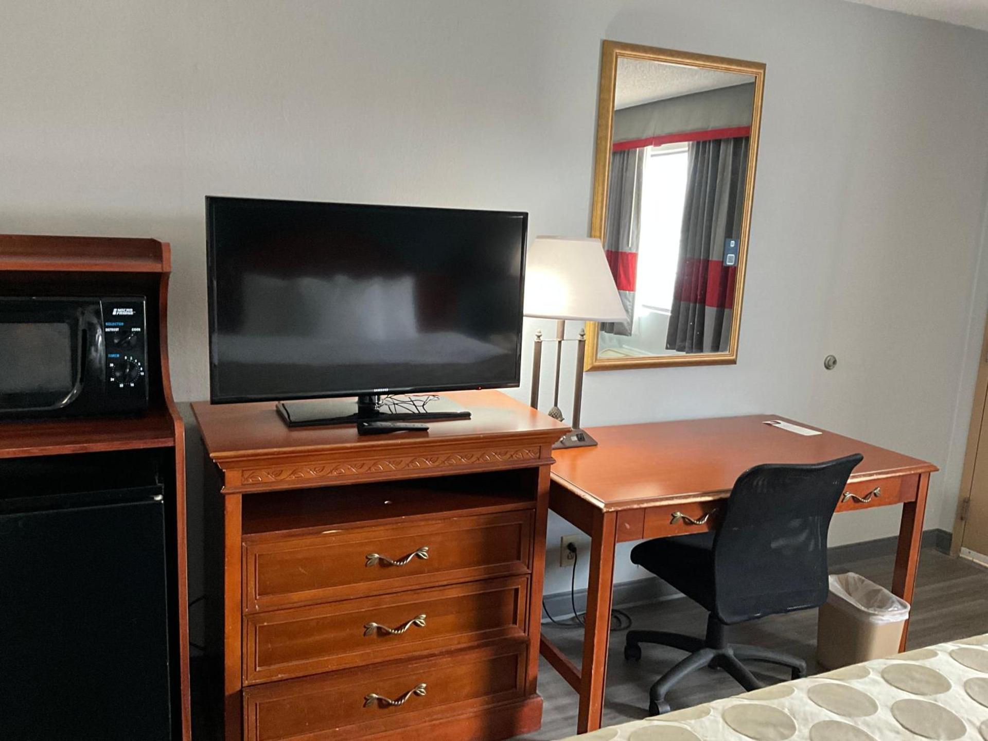 Ramada by Wyndham Macon photo 21