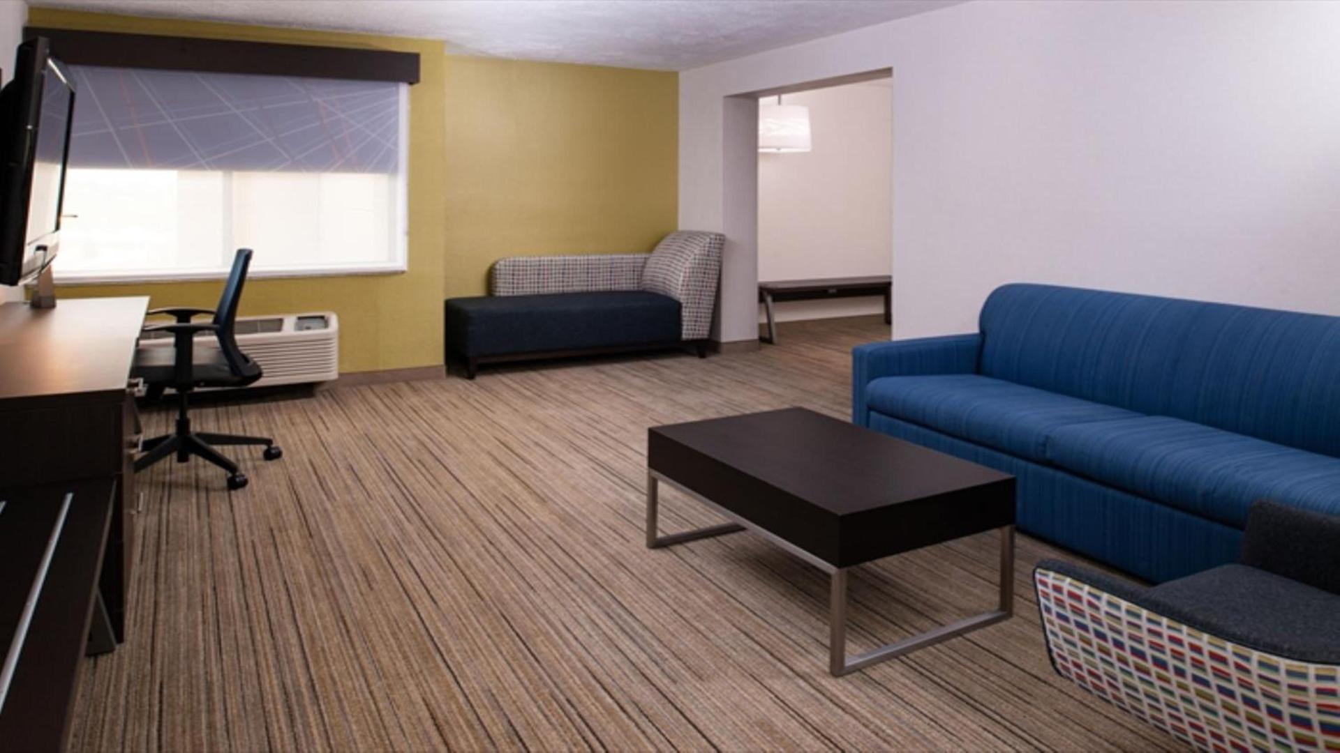 Holiday Inn Express Cincinnati West by IHG photo 70