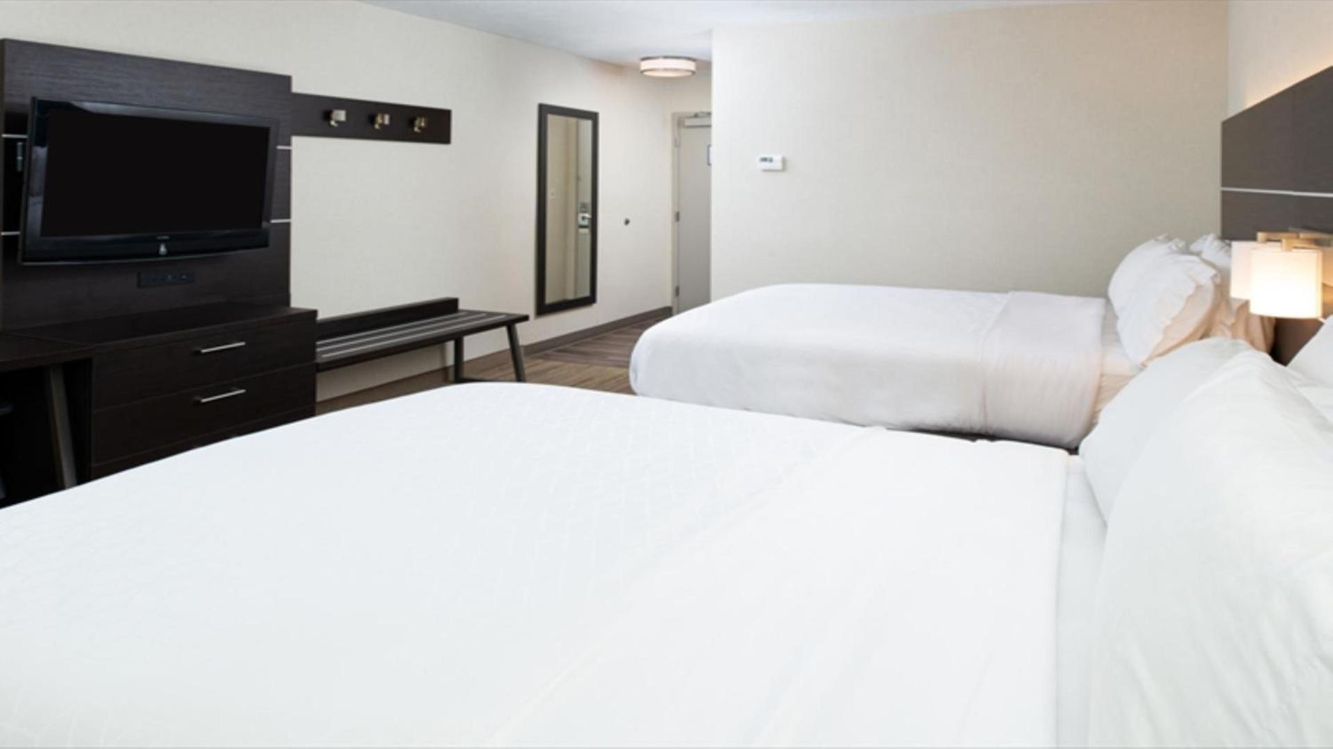 Holiday Inn Express Cincinnati West by IHG photo 42