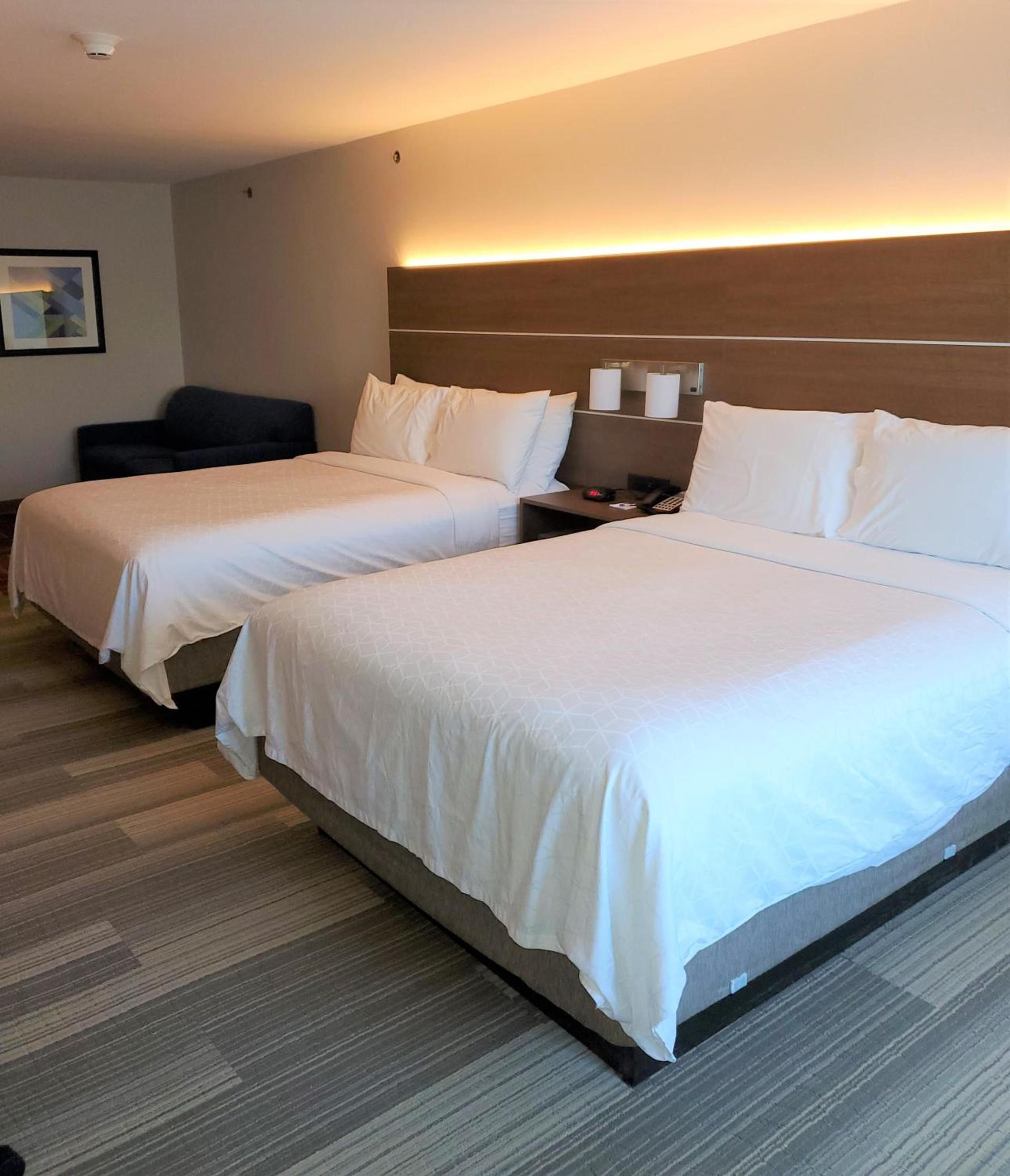 Holiday Inn Express & Suites San Antonio West Sea World Area by IHG photo 11
