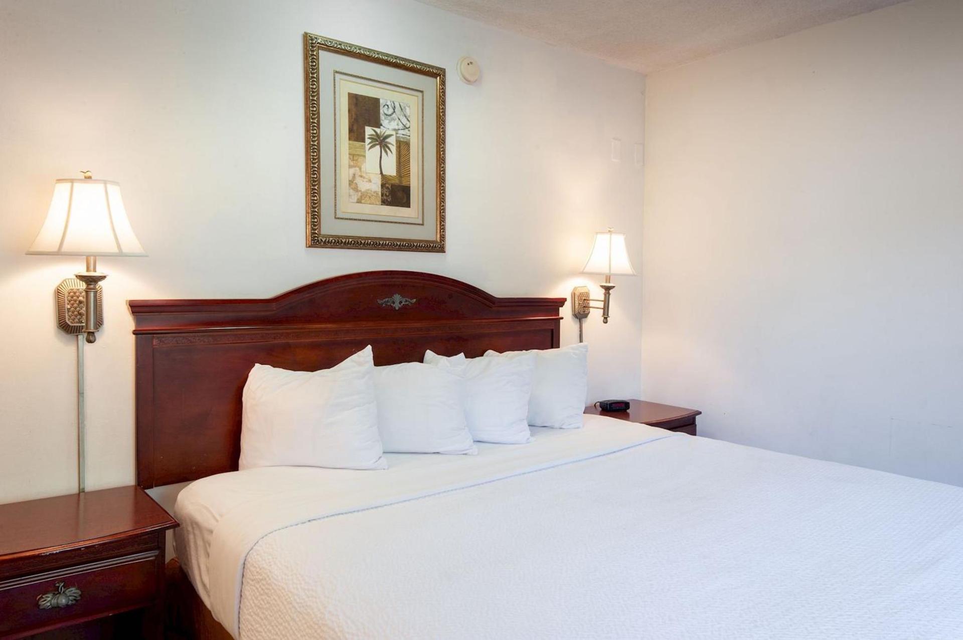 Studio City Court Yard Hotel photo 23
