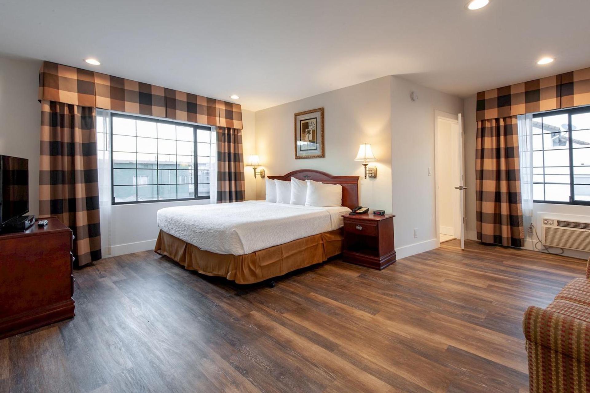 Studio City Court Yard Hotel photo 36