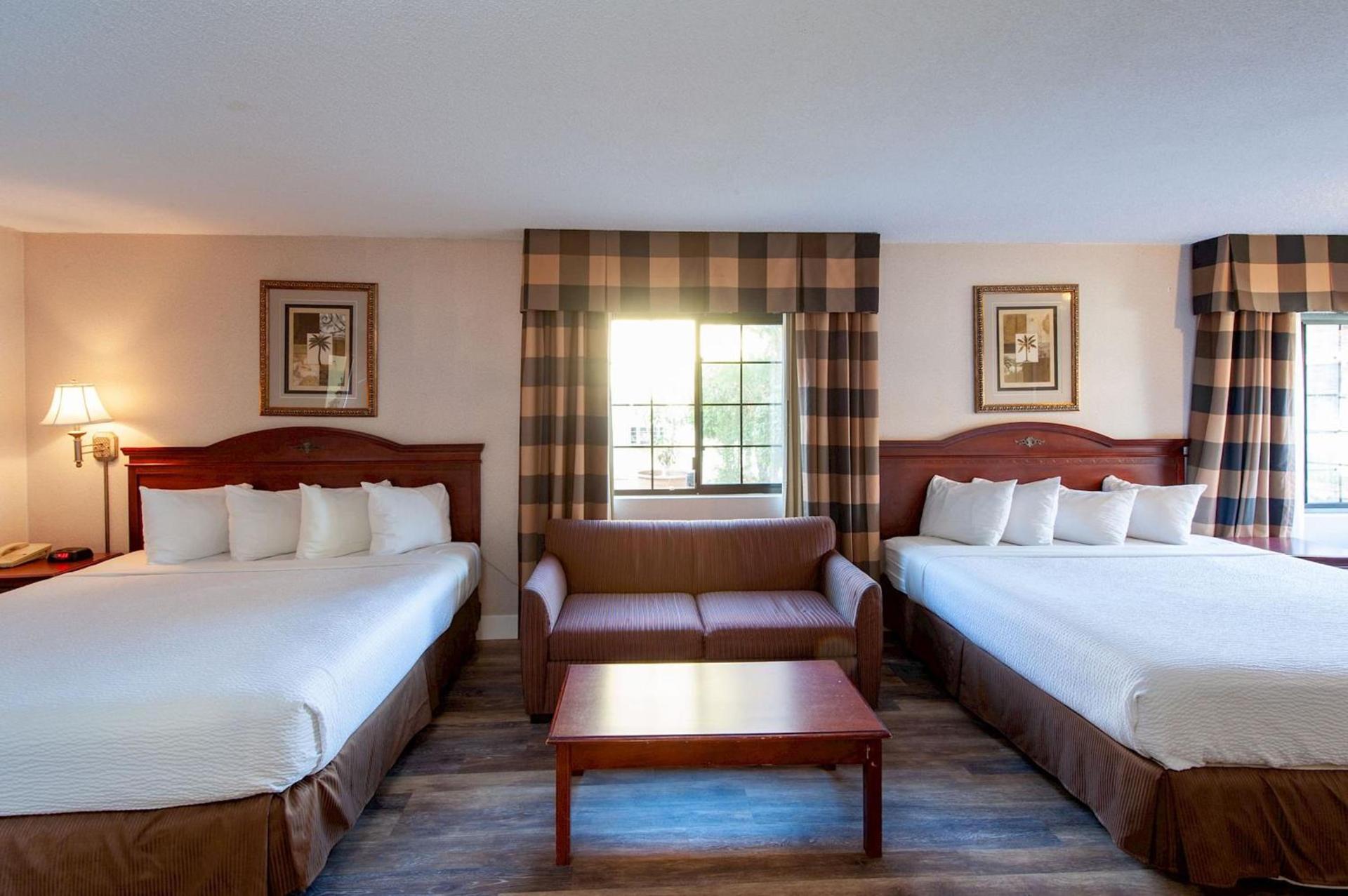 Studio City Court Yard Hotel photo 30