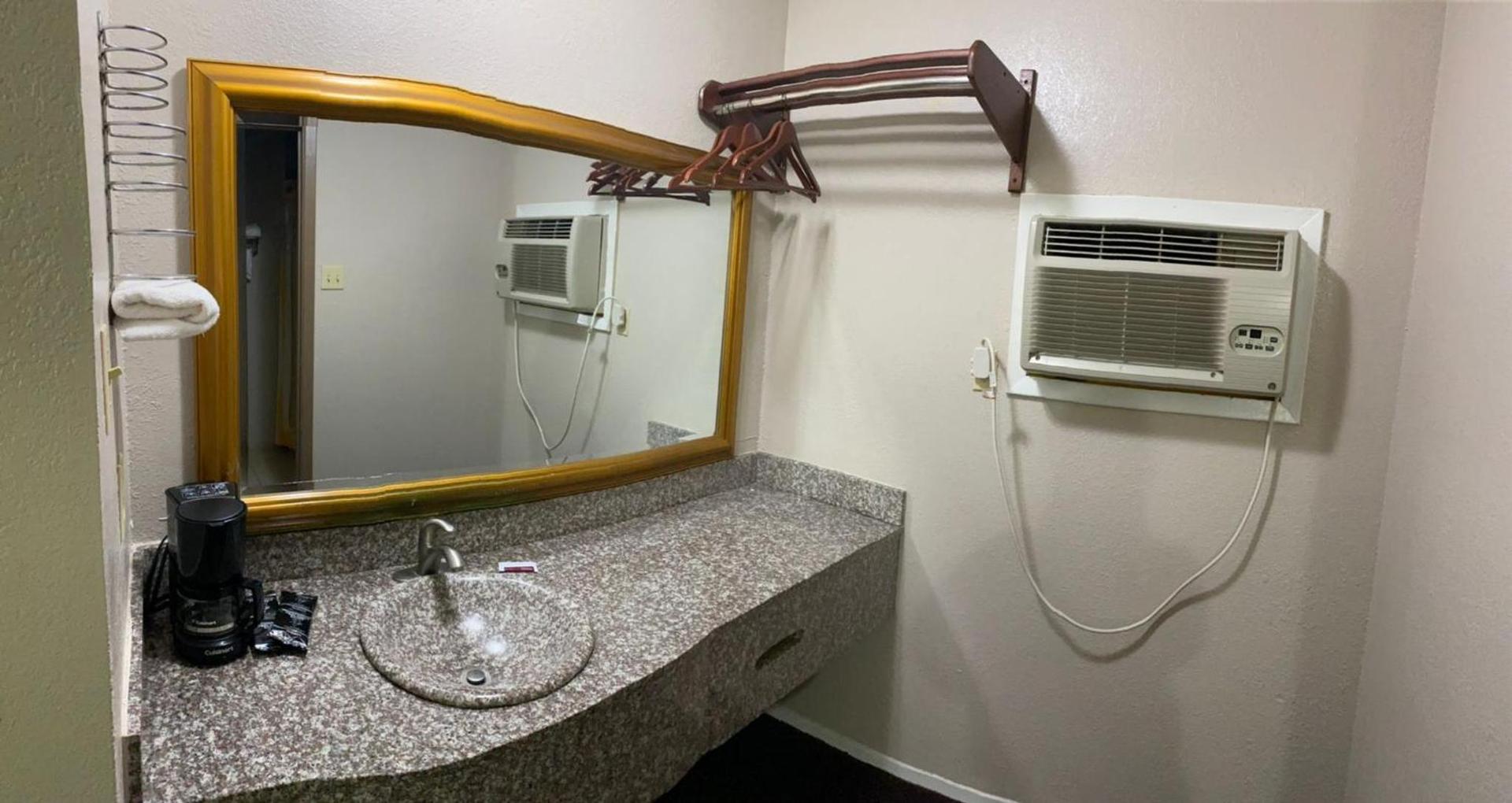 Sunrise Inn photo 7