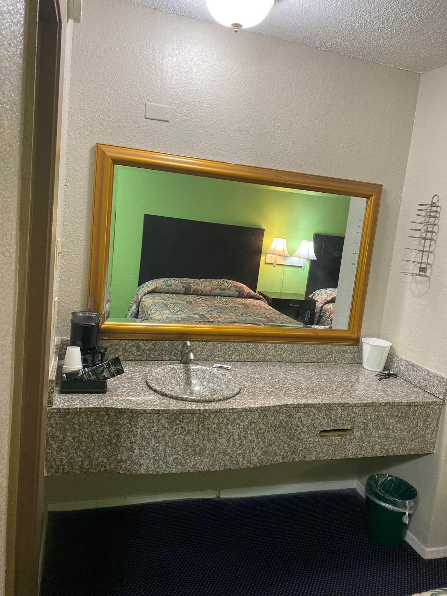 Sunrise Inn photo 14