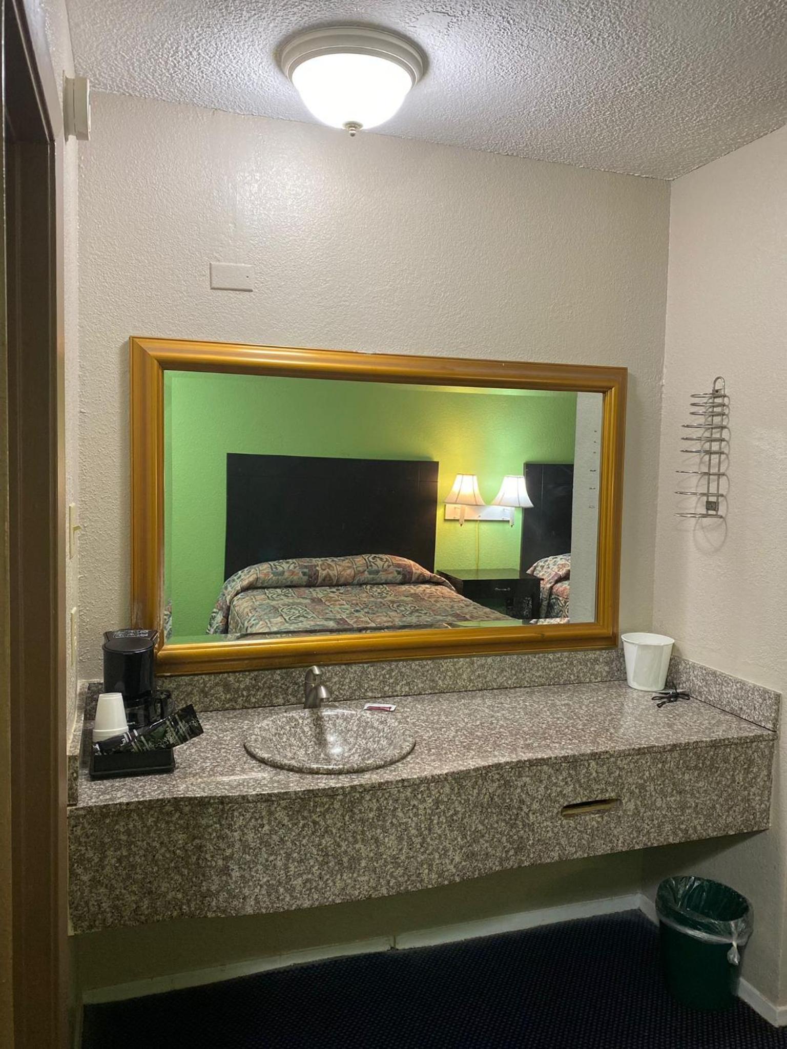 Sunrise Inn photo 16