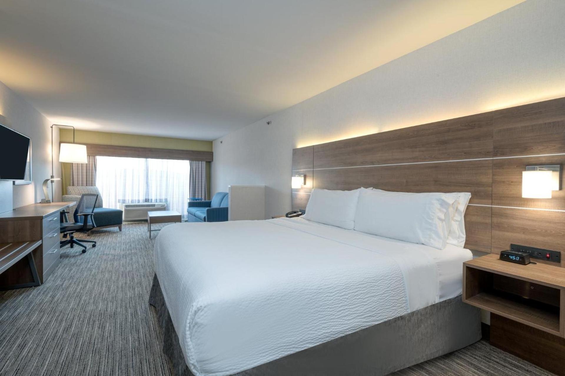 Holiday Inn Express Radcliff Fort Knox by IHG photo 61