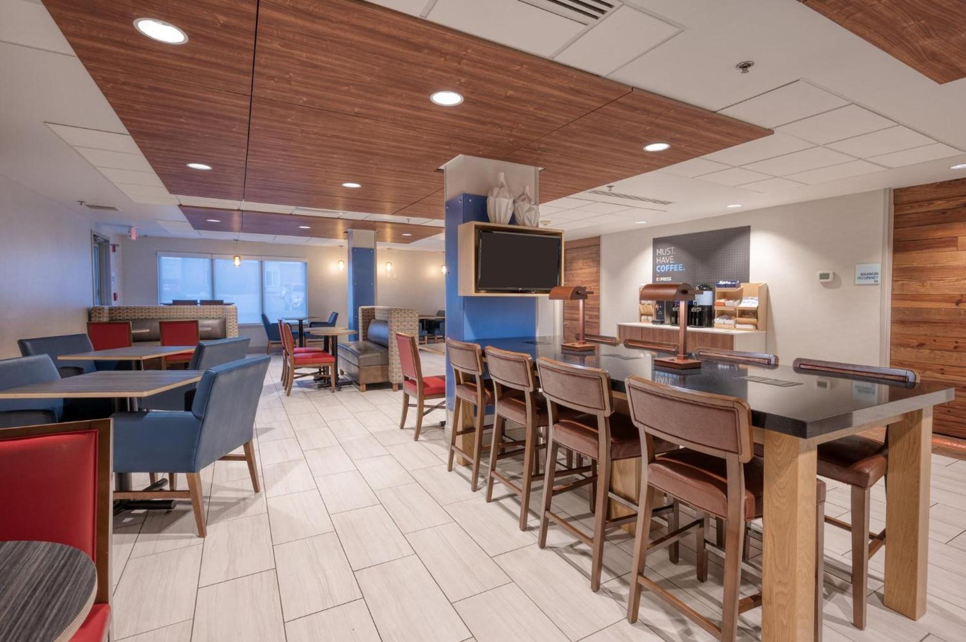 Holiday Inn Express Radcliff Fort Knox by IHG photo 46