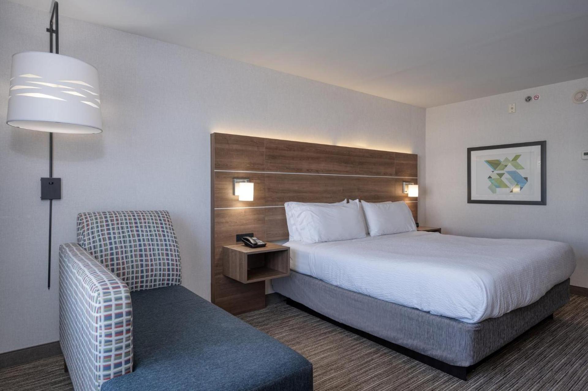 Holiday Inn Express Radcliff Fort Knox by IHG photo 58