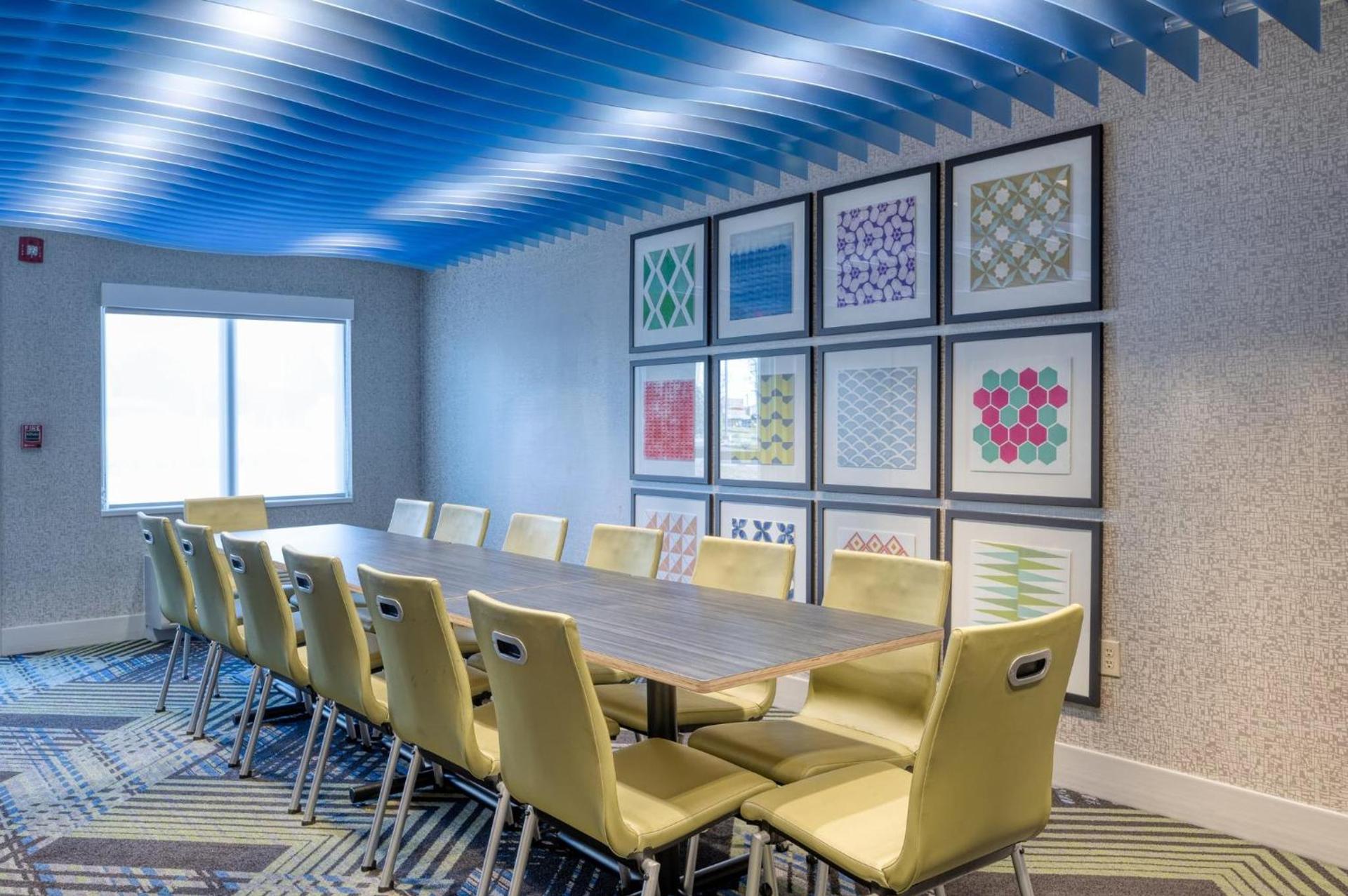 Holiday Inn Express Radcliff Fort Knox by IHG photo 42