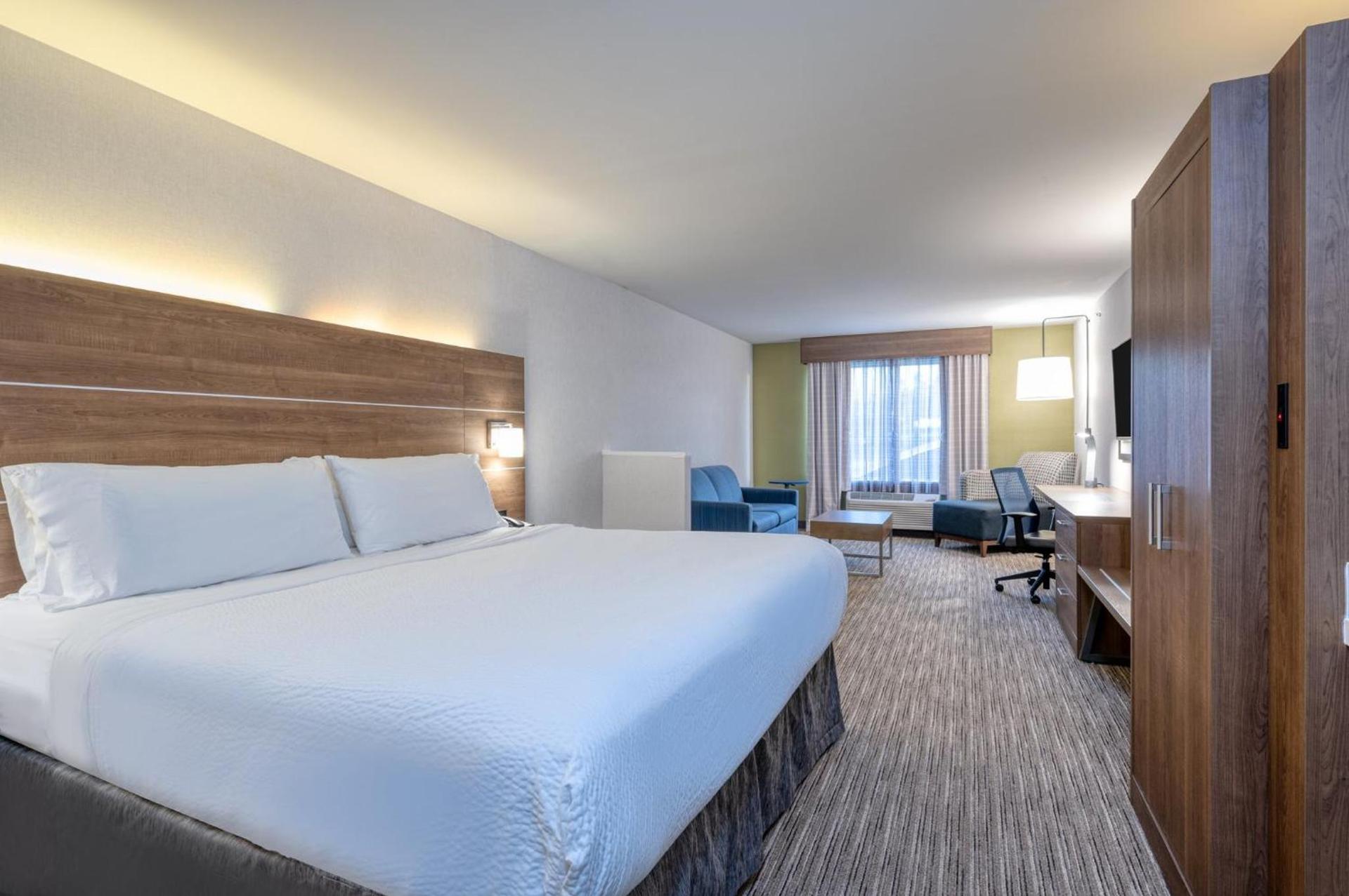 Holiday Inn Express Radcliff Fort Knox by IHG photo 52