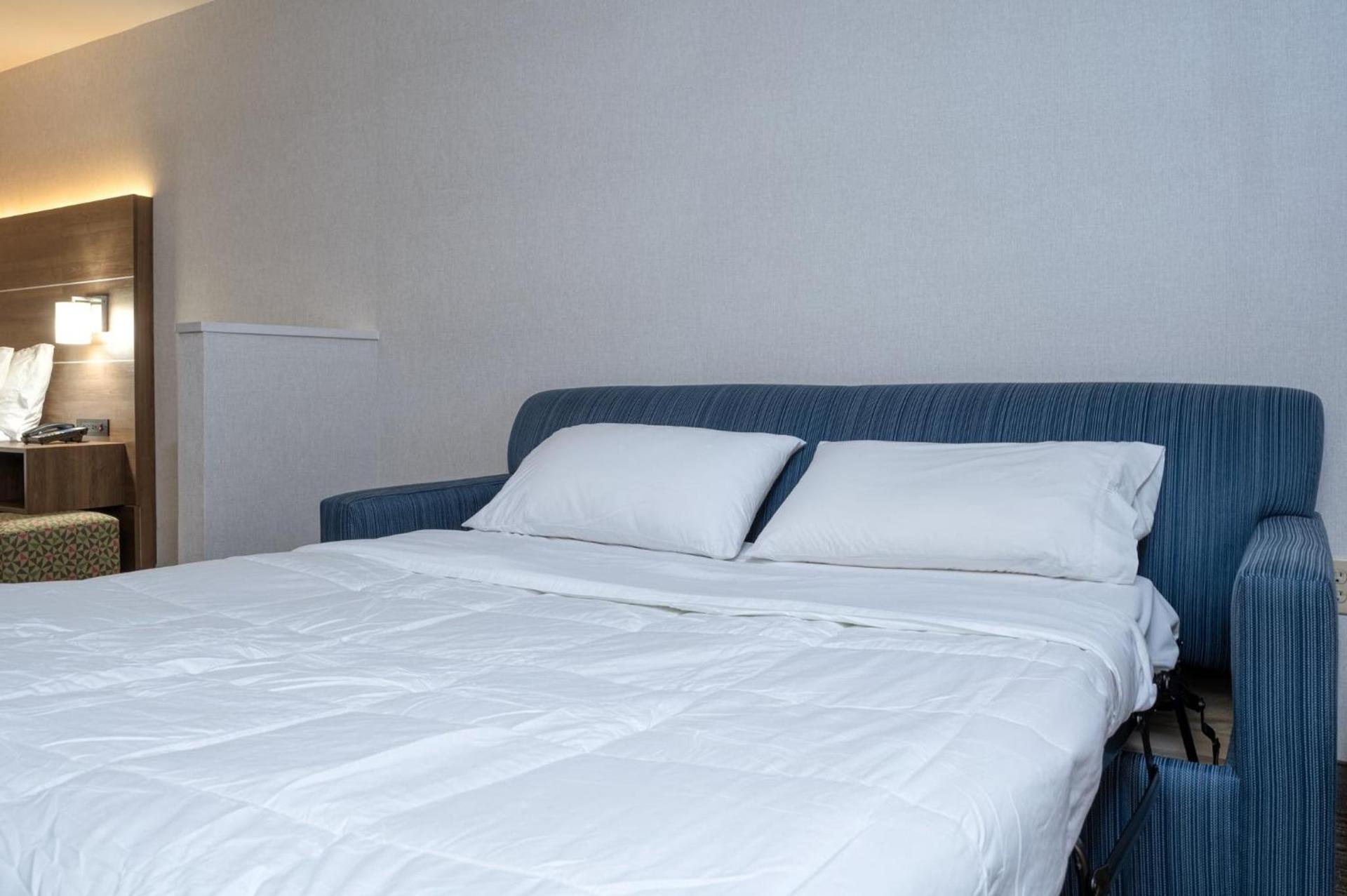 Holiday Inn Express Radcliff Fort Knox by IHG photo 64