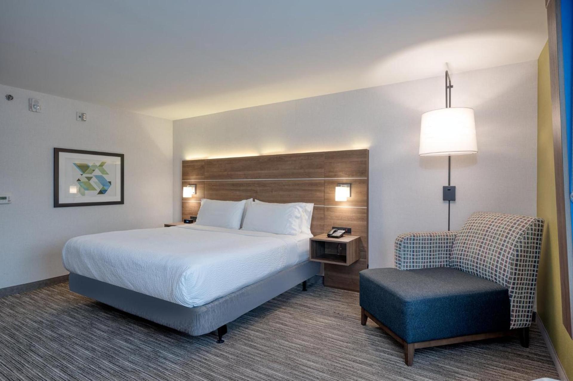 Holiday Inn Express Radcliff Fort Knox by IHG photo 37