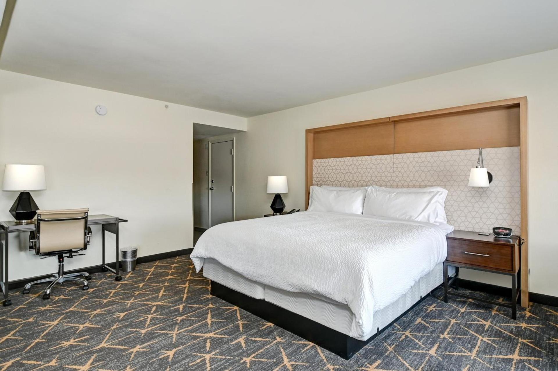 Holiday Inn - Piscataway - Somerset by IHG photo 78