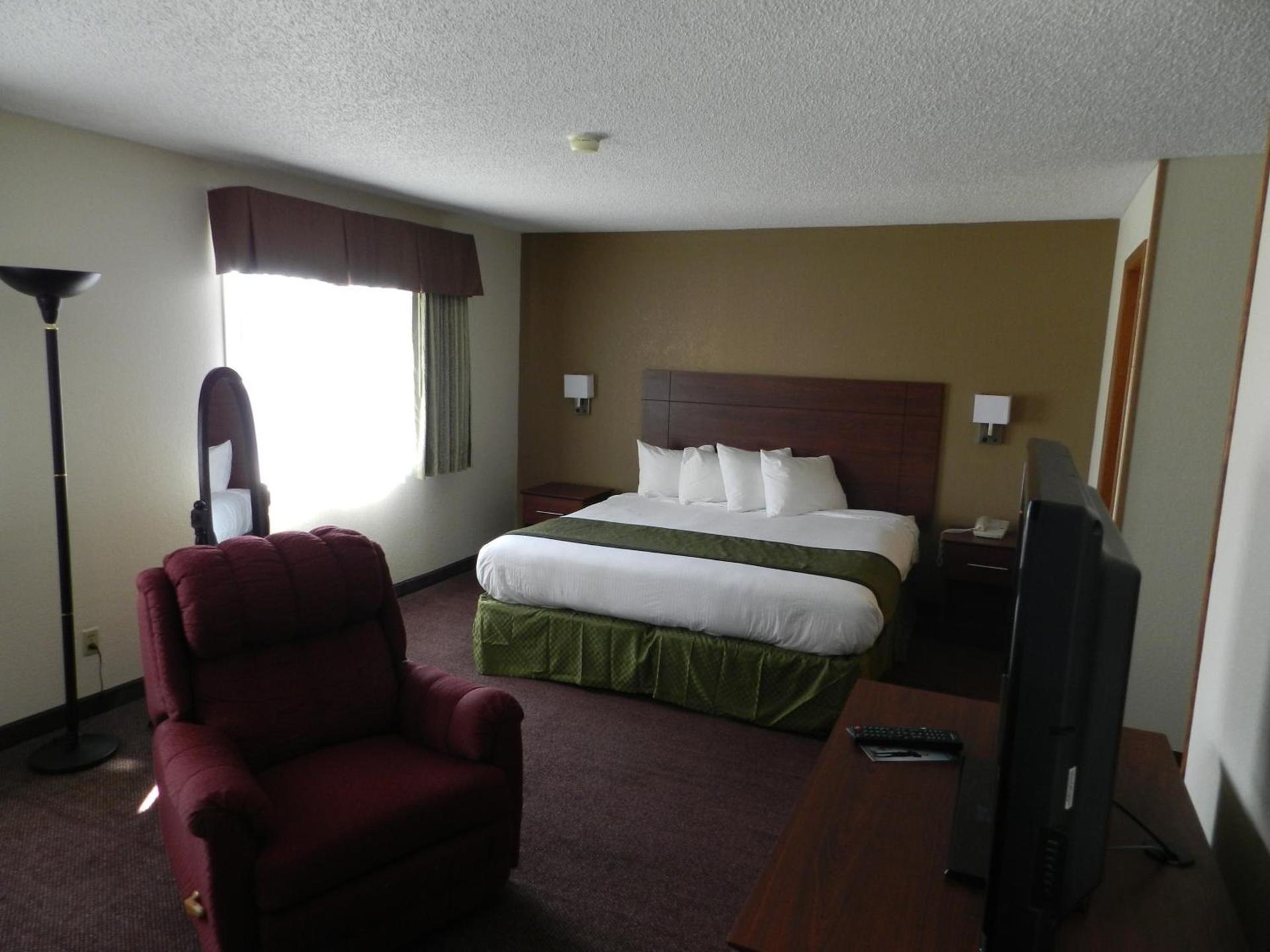 Baymont by Wyndham Dubuque photo 39