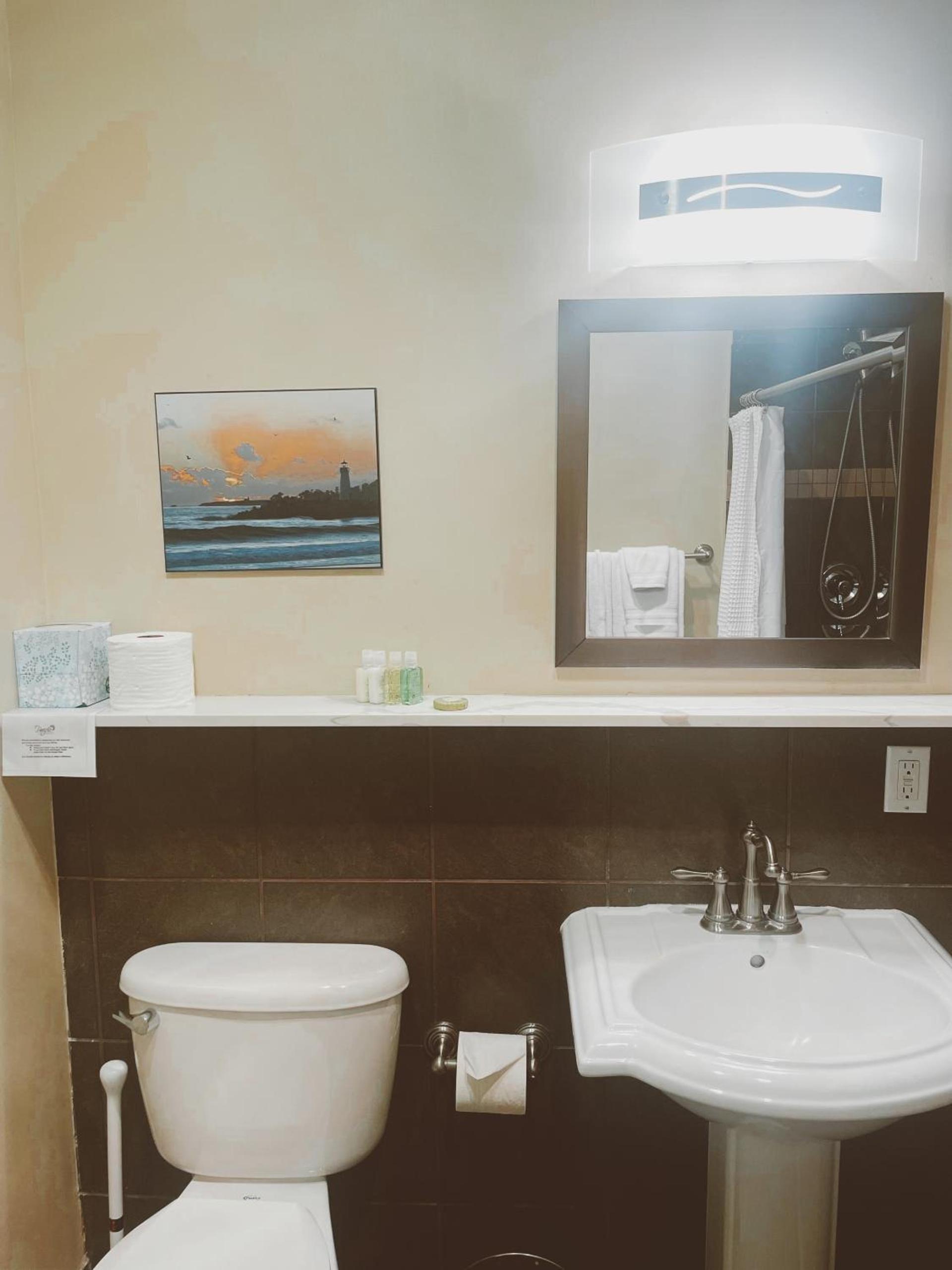 Pacific Blue Inn photo 15