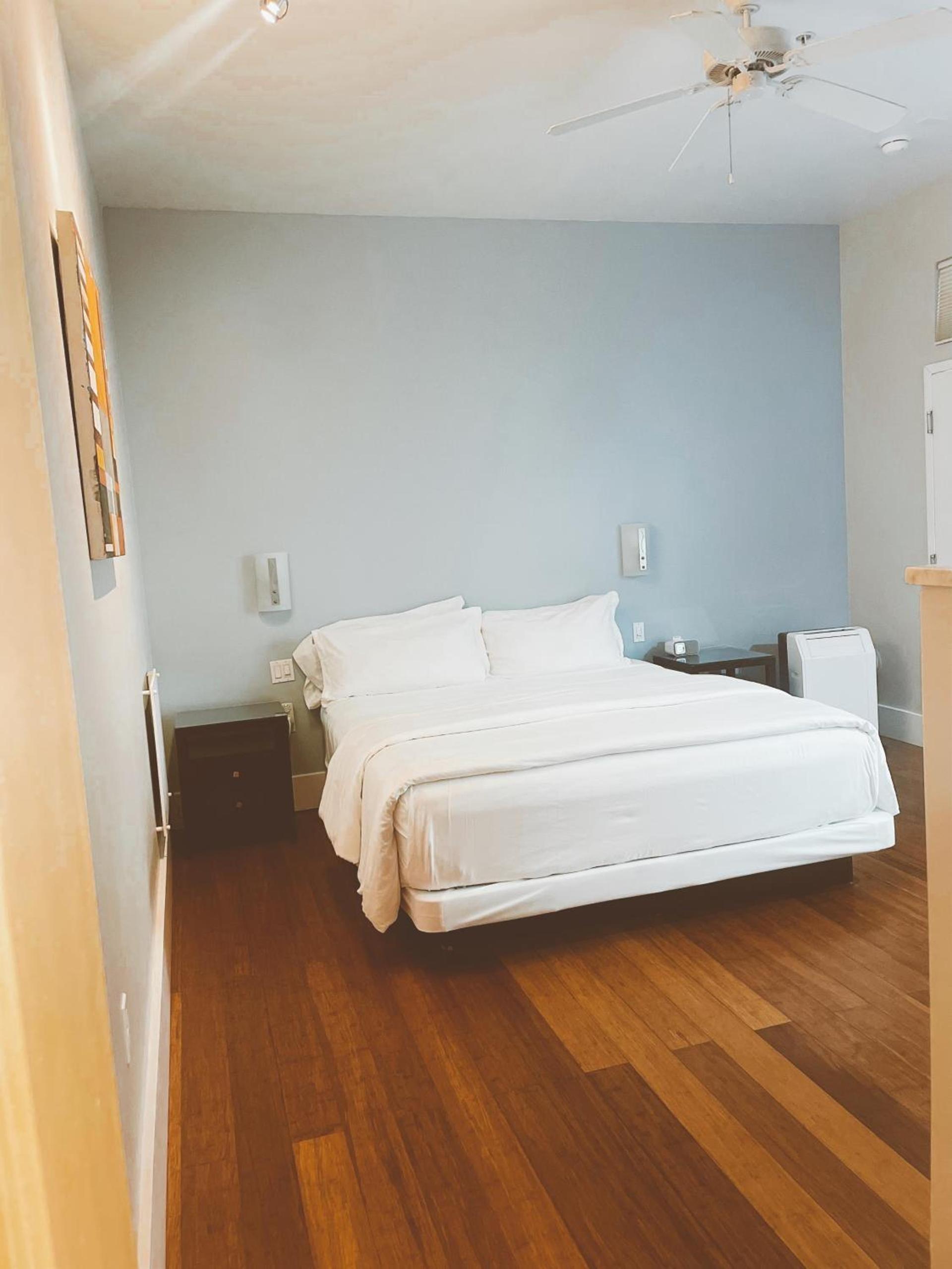 Pacific Blue Inn photo 25