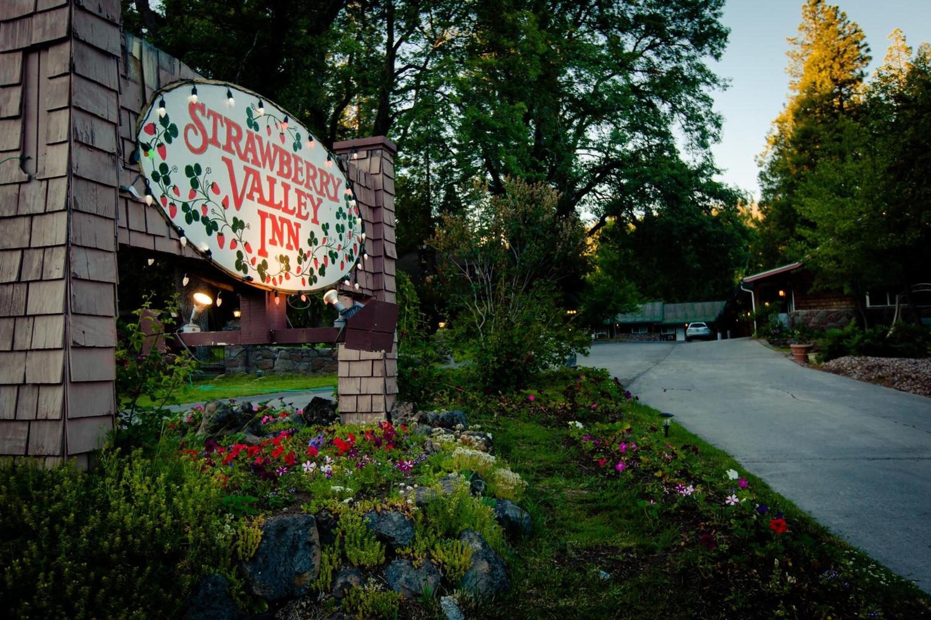Strawberry Valley Inn photo 17
