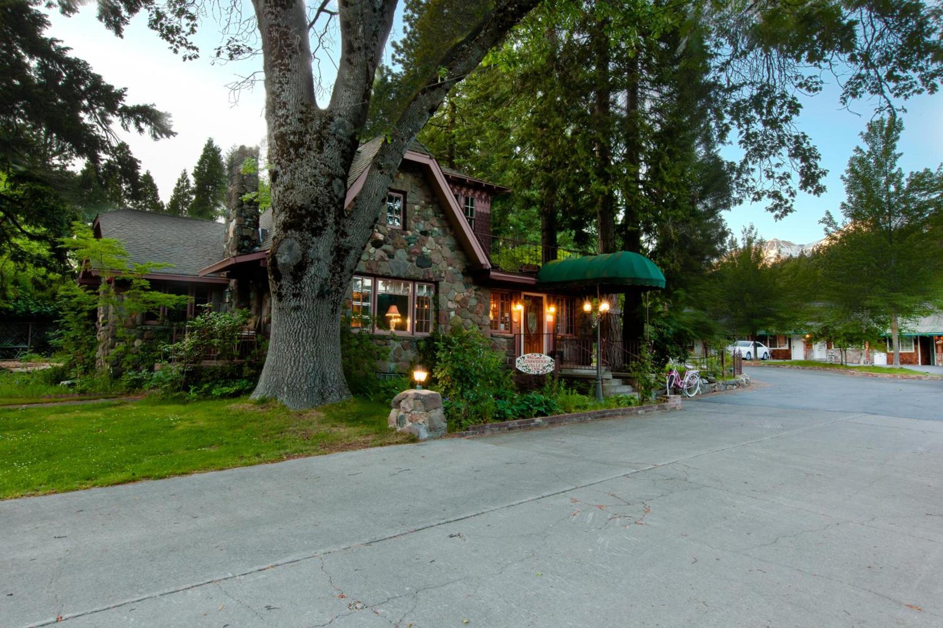 Strawberry Valley Inn photo 18