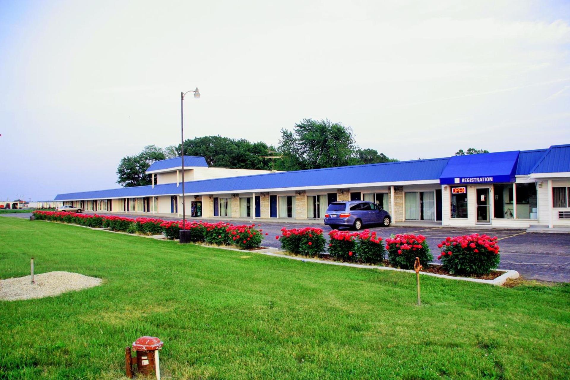 Tollway Inn Beloit photo 27
