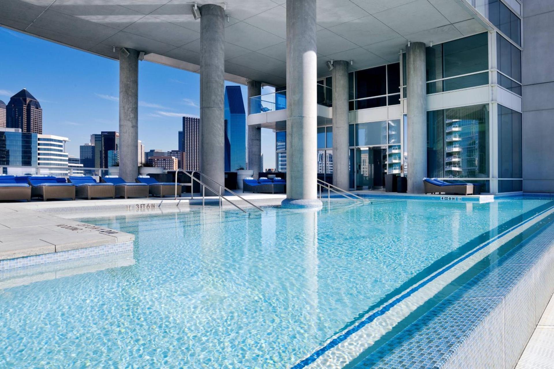 W Dallas photo 21