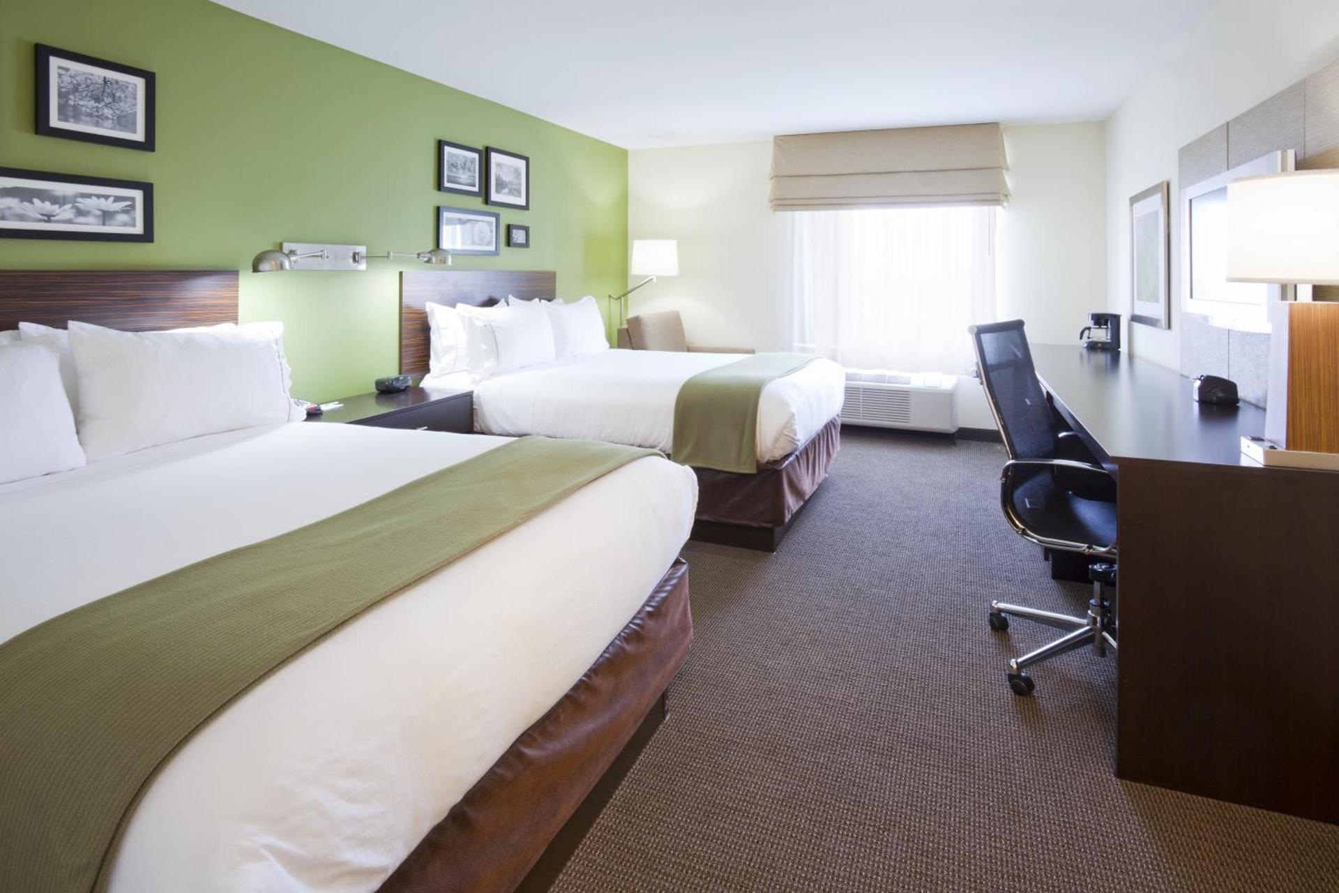 Holiday Inn Express Hotel & Suites Rogers by IHG photo 3