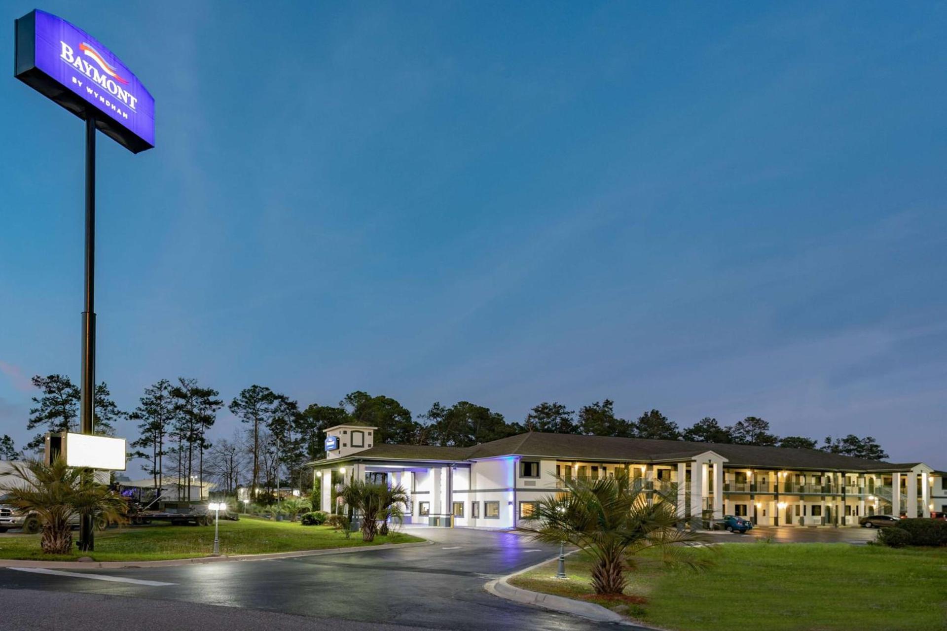 Baymont by Wyndham Midway Tallahassee photo 4